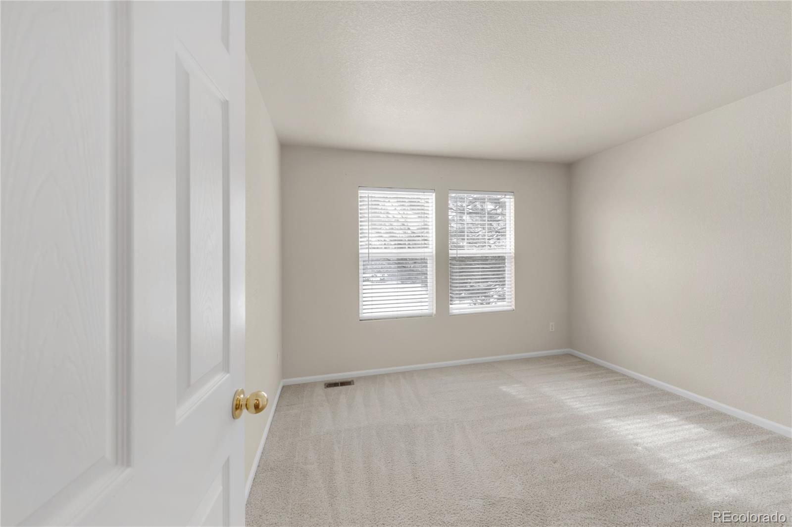 Aurora, Colorado, 80018, United States, 3 Bedrooms Bedrooms, ,3 BathroomsBathrooms,Residential,For Sale,1948994
