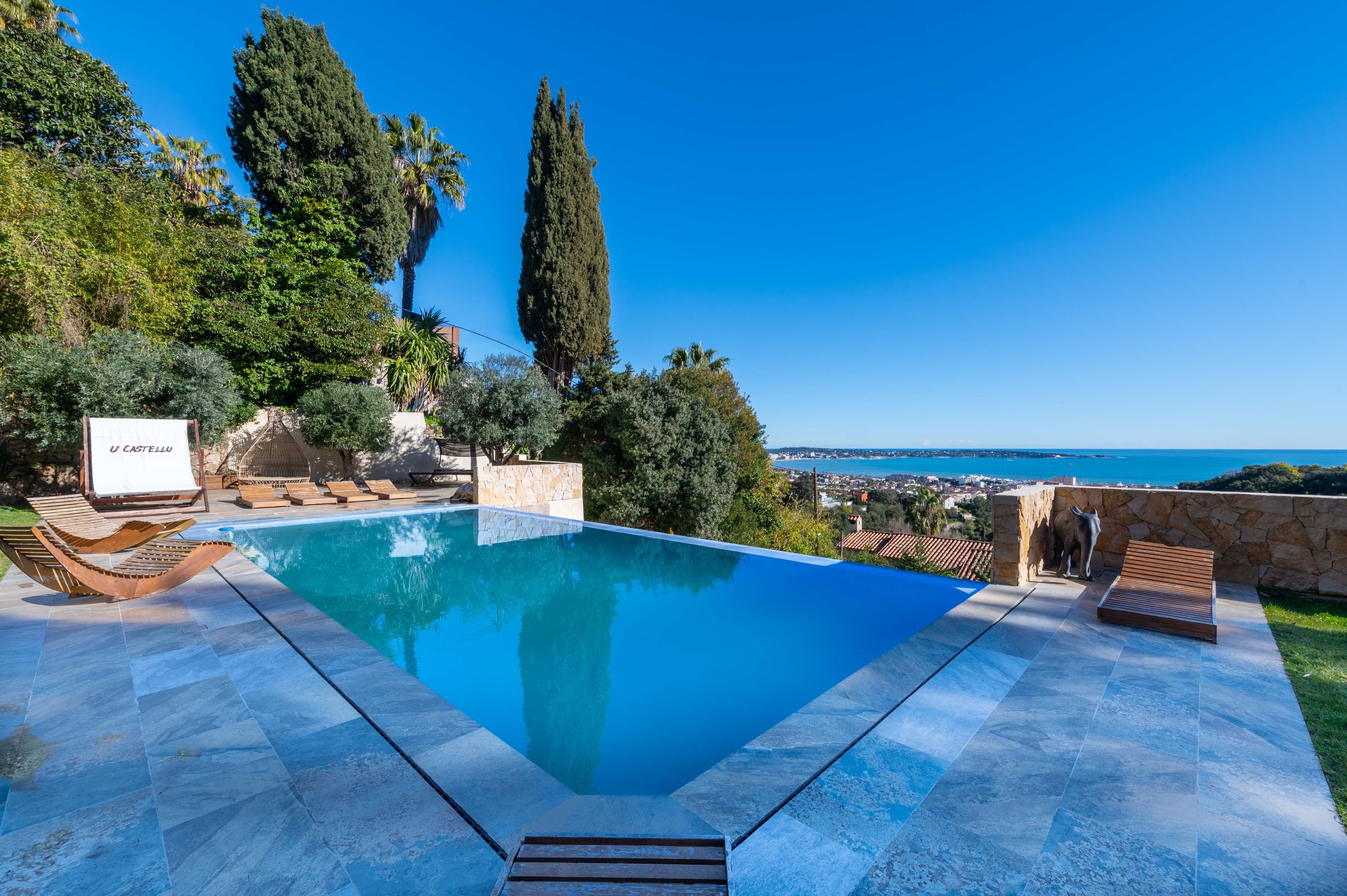  Renovated villa with panoramic sea views in Golfe Juan, French Riviera - 物件實景