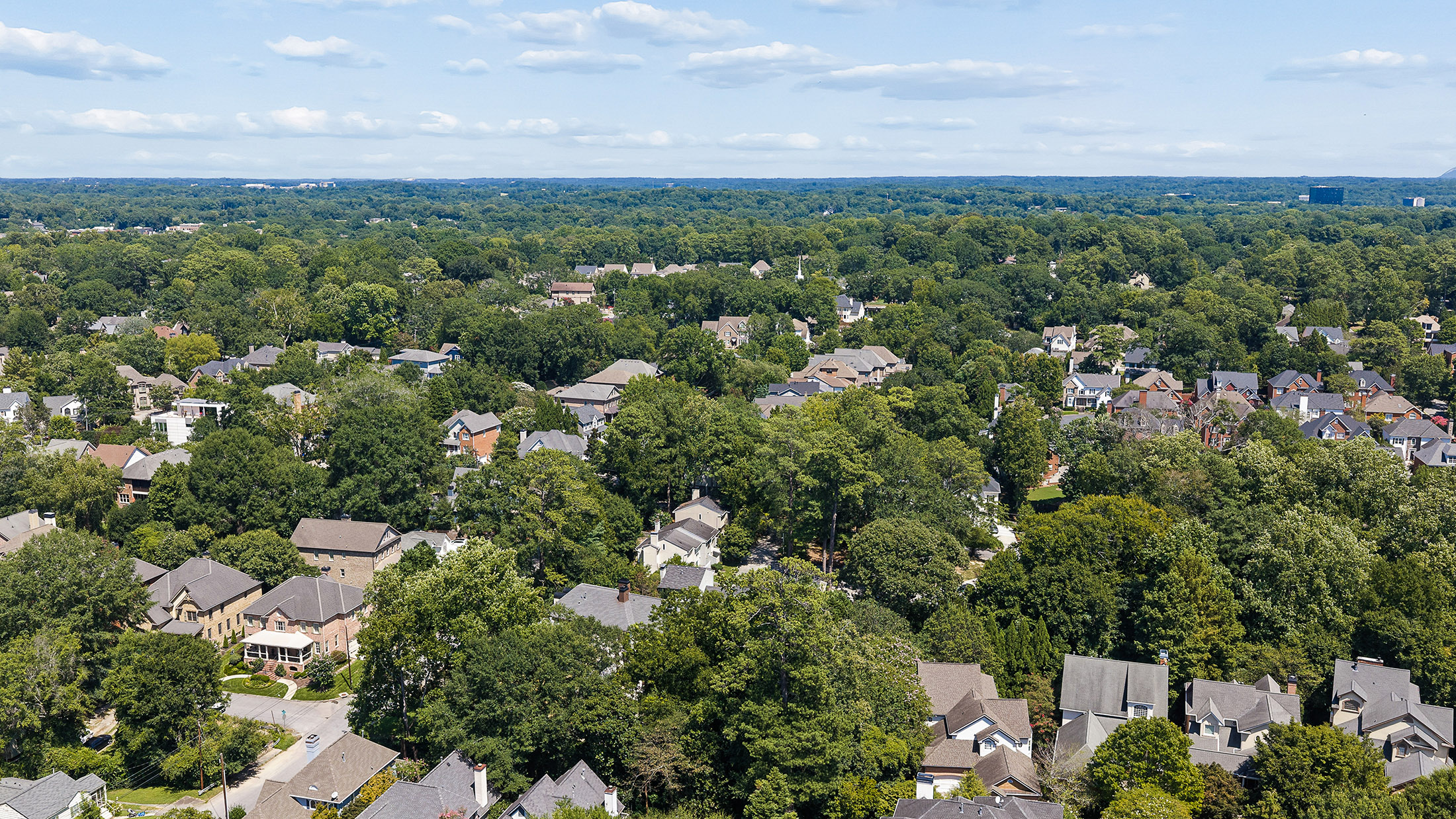 Beautifully Updated Fee Simple Townhome in an Exceptional Brookhaven Location - 物件實景