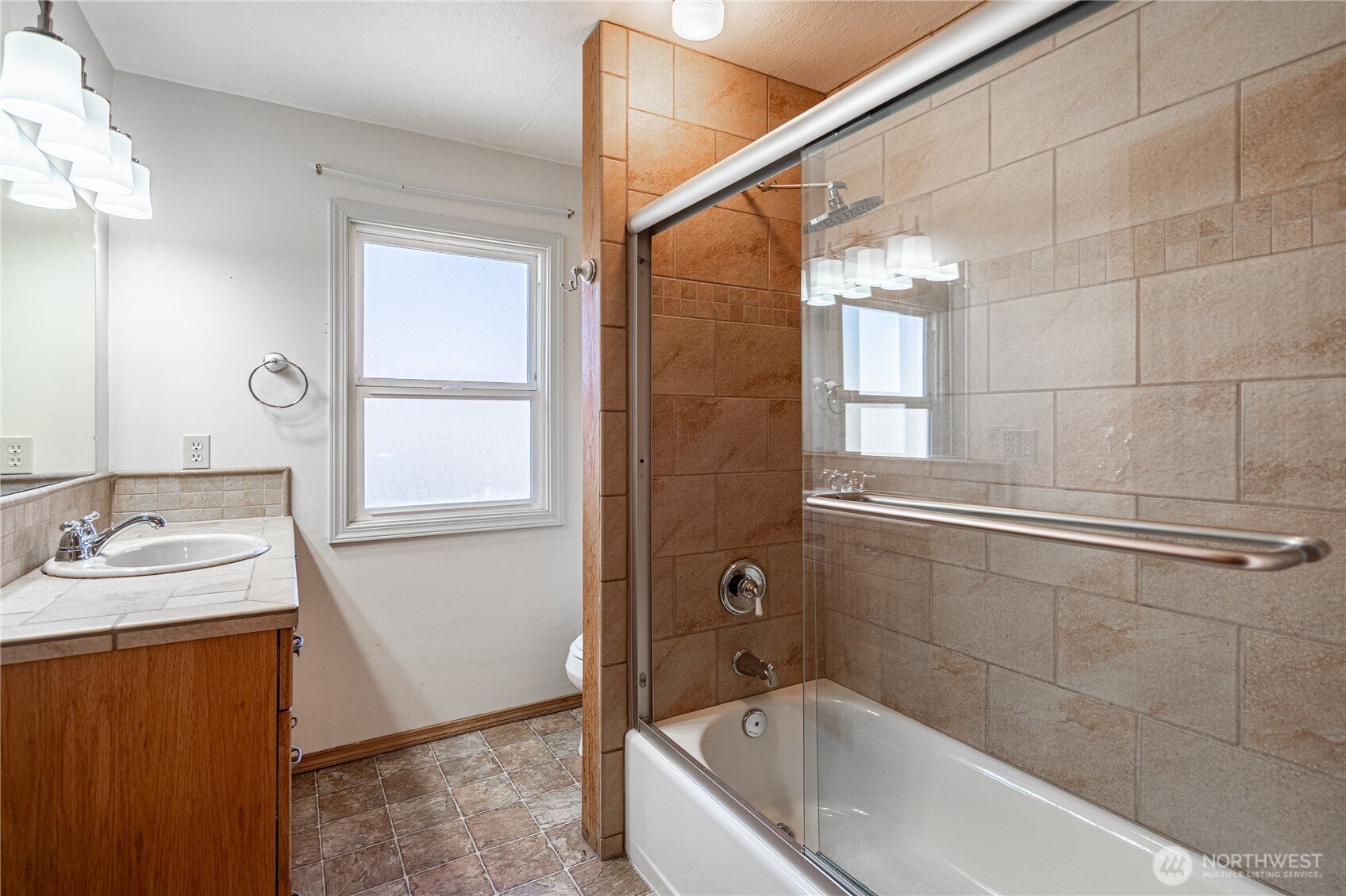 Manson, Washington, 98831, United States, 3 Bedrooms Bedrooms, ,2 BathroomsBathrooms,Residential,For Sale,1992965