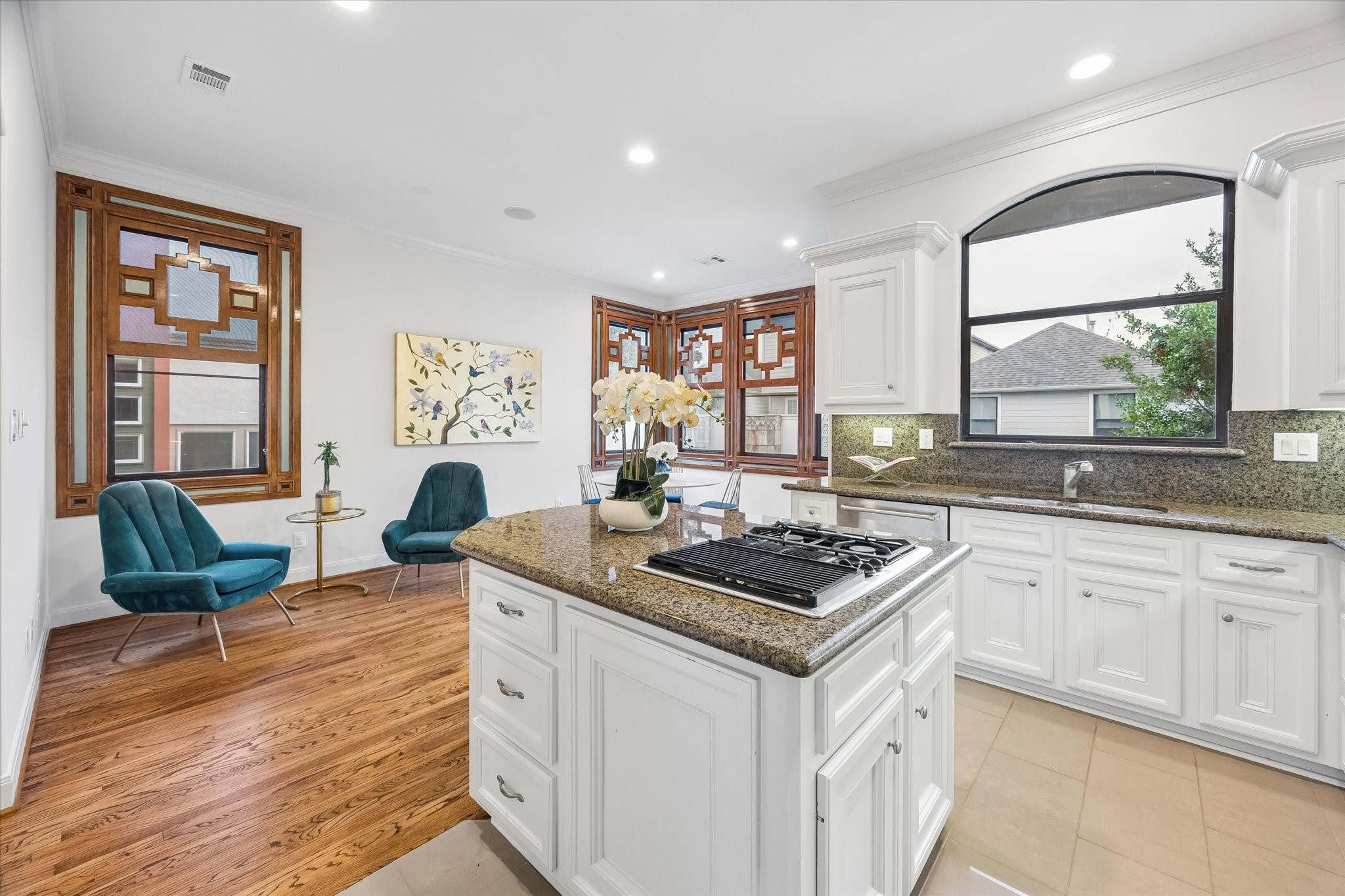  715 Birdsall Street - 物件實景
