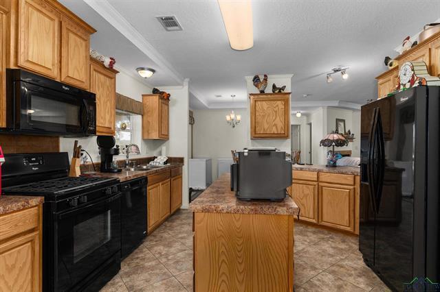 Henderson, Texas, 75652, United States, 3 Bedrooms Bedrooms, ,2 BathroomsBathrooms,Residential,For Sale,1958802