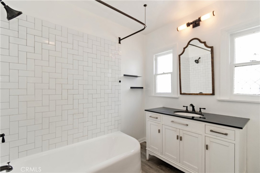 Los Angeles, California, 90019, United States, ,Residential,For Sale,2022270