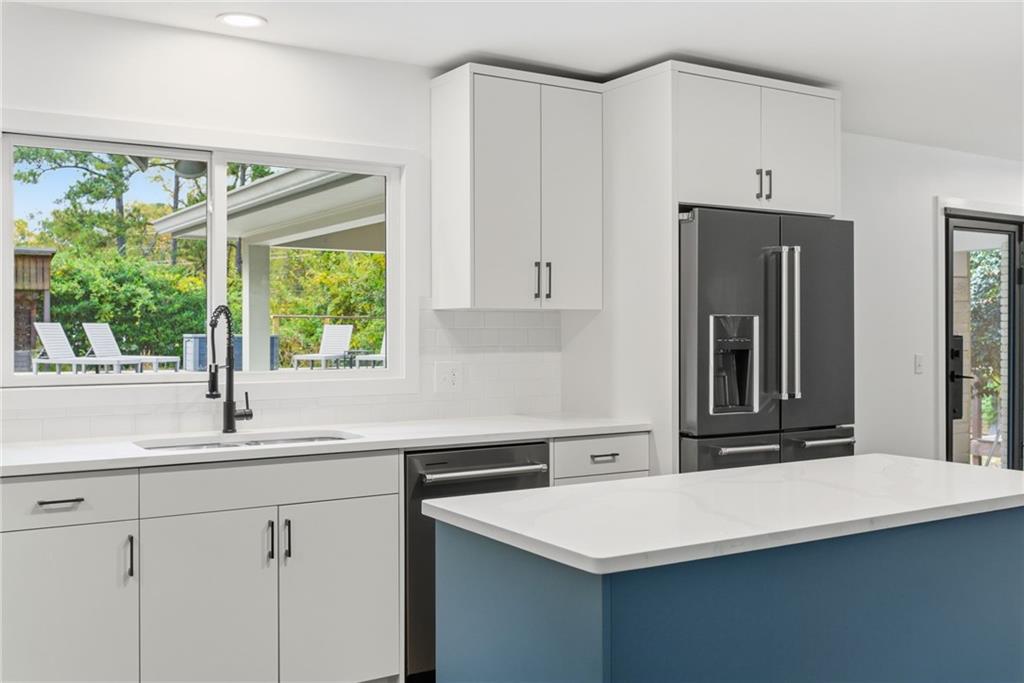 Marietta, Georgia, 30060, United States, 3 Bedrooms Bedrooms, ,2 BathroomsBathrooms,Residential,For Sale,1988888