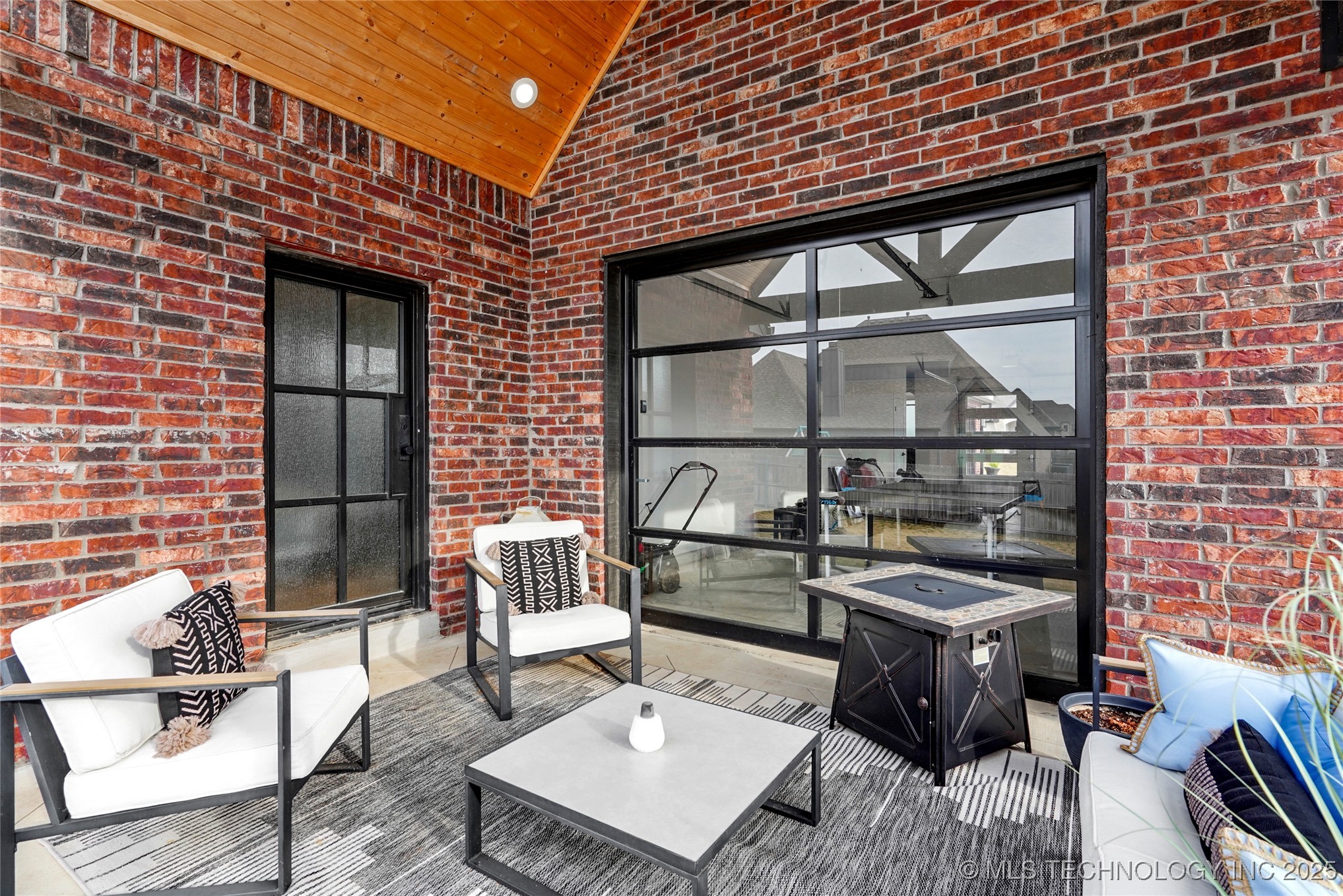 Broken Arrow, Oklahoma, 74014, United States, 3 Bedrooms Bedrooms, ,4 BathroomsBathrooms,Residential,For Sale,1997377