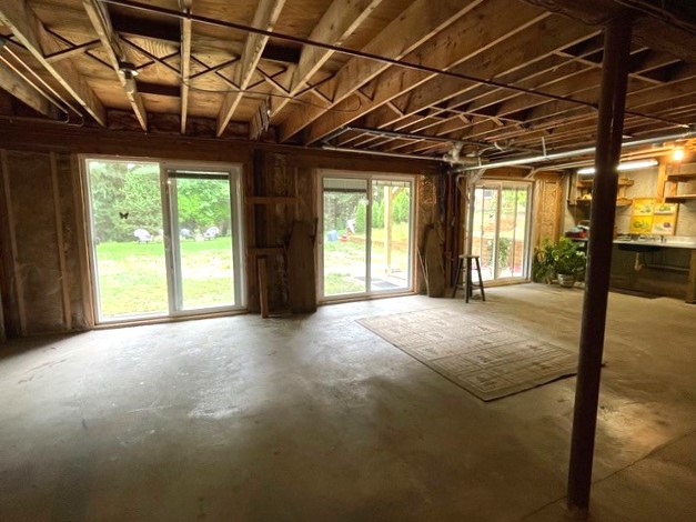 Kingston, Massachusetts, 02364, United States, 3 Bedrooms Bedrooms, ,2 BathroomsBathrooms,Residential,For Sale,1975778