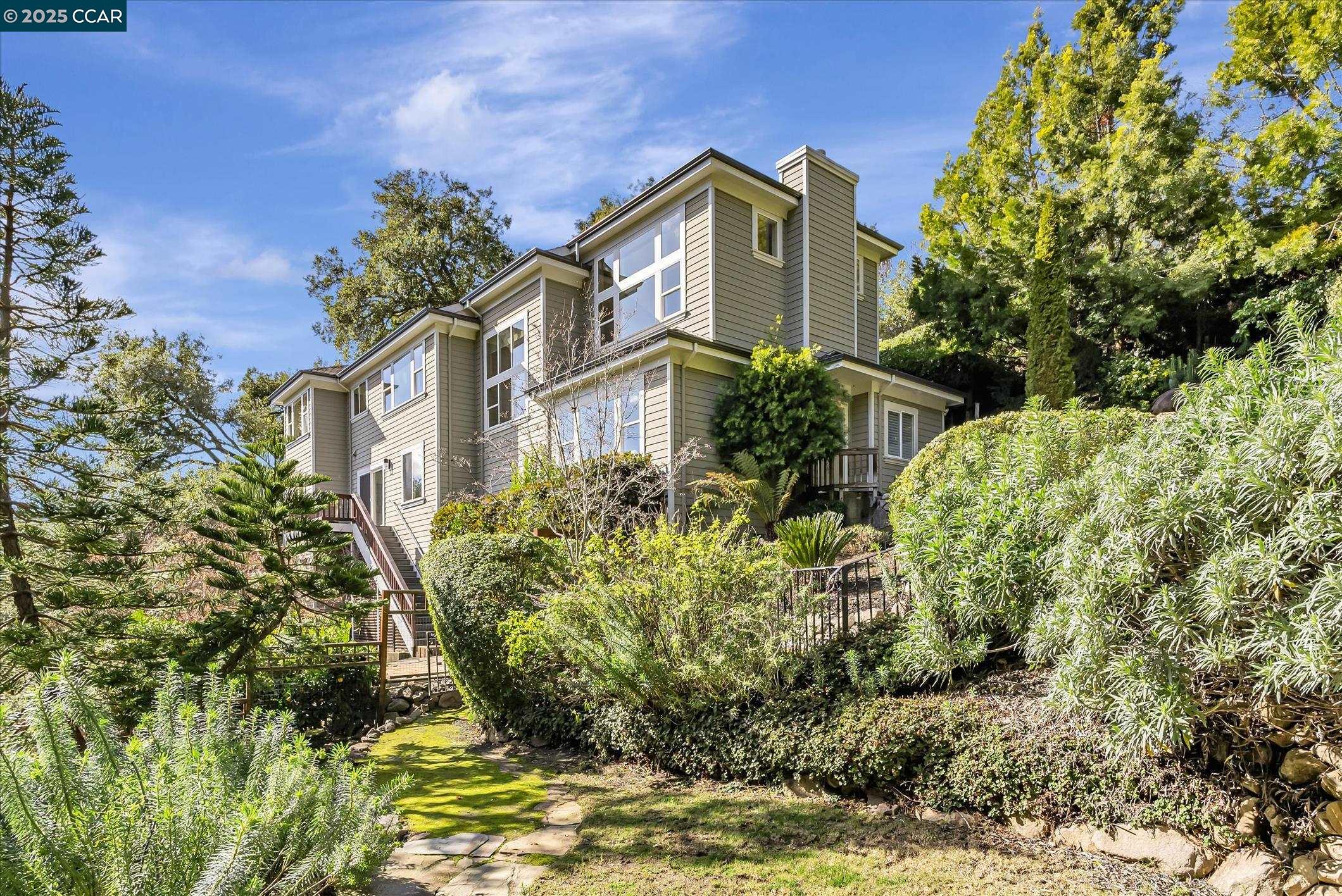 Orinda, California, 94563, United States, 4 Bedrooms Bedrooms, ,3 BathroomsBathrooms,Residential,For Sale,1942237