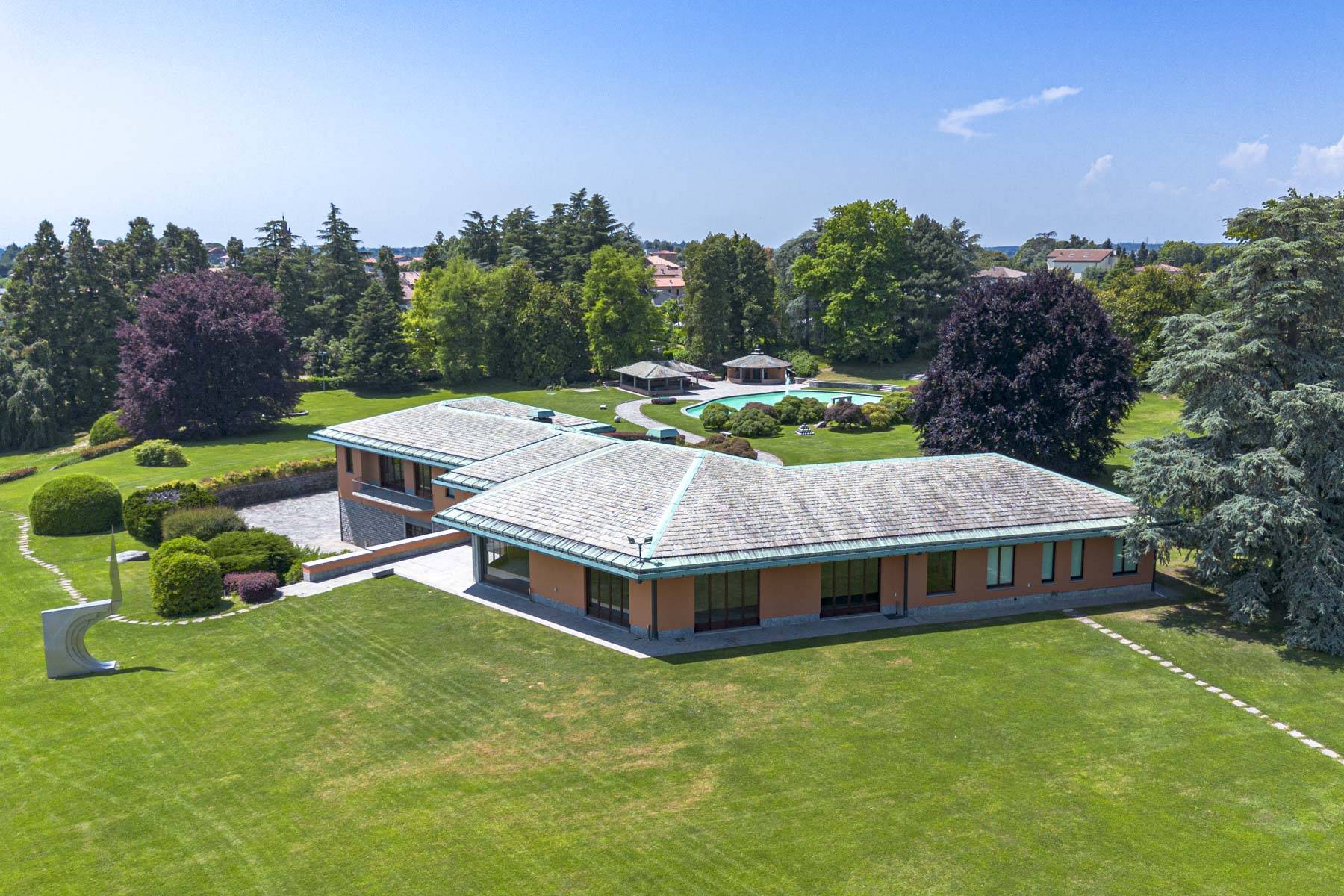  Distinguished villa with private art park and olive grove - 物件實景