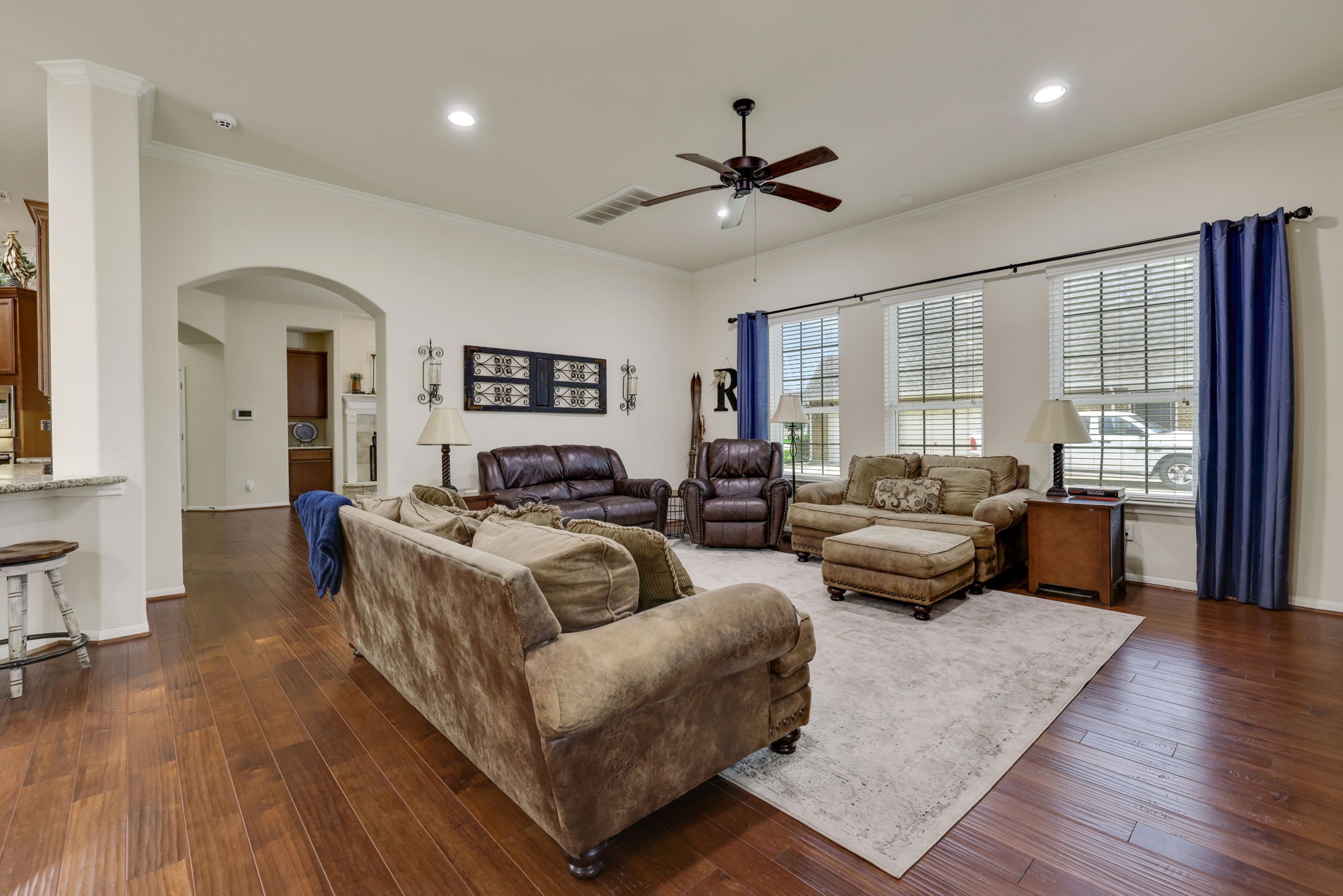 Mont Belvieu, Texas, 77523, United States, 5 Bedrooms Bedrooms, ,4 BathroomsBathrooms,Residential,For Sale,1906104
