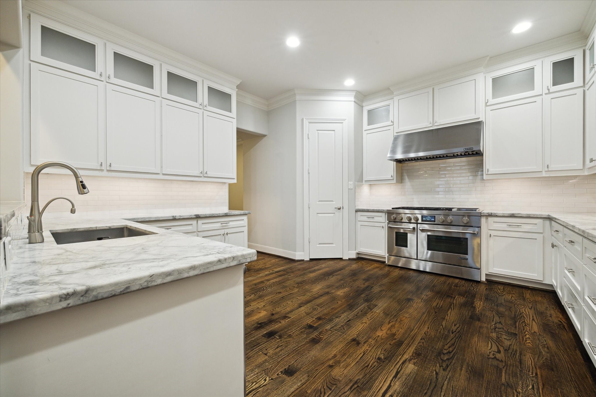  6008 Potomac Park Drive - 物件實景
