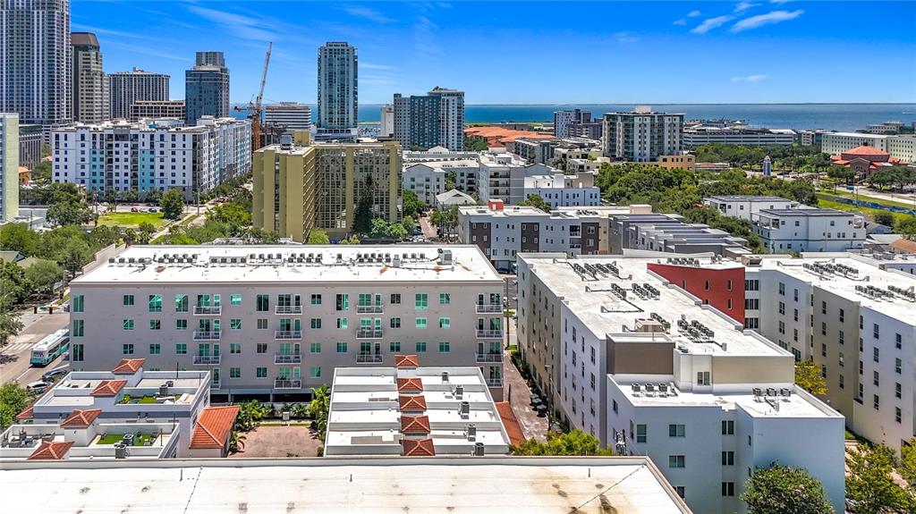 St Petersburg, Florida, 33701, United States, 2 Bedrooms Bedrooms, ,2 BathroomsBathrooms,Residential,For Sale,1889931