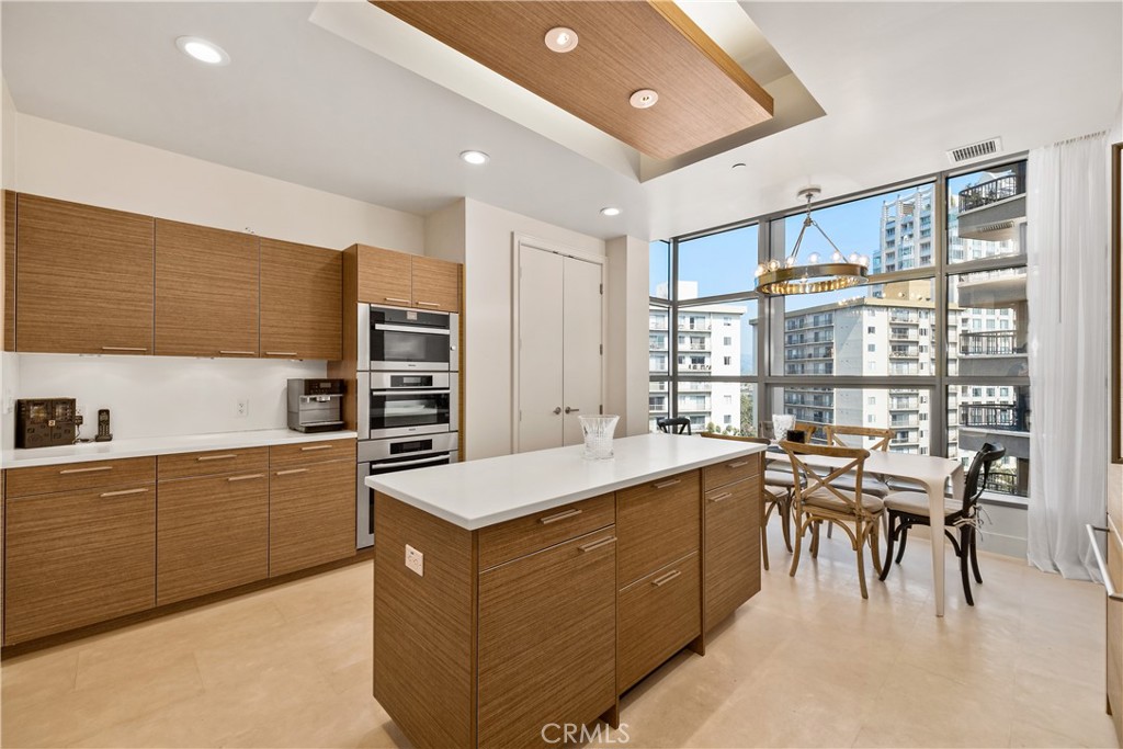Los Angeles, California, 90024, United States, 2 Bedrooms Bedrooms, ,3 BathroomsBathrooms,Residential,For Sale,1829595
