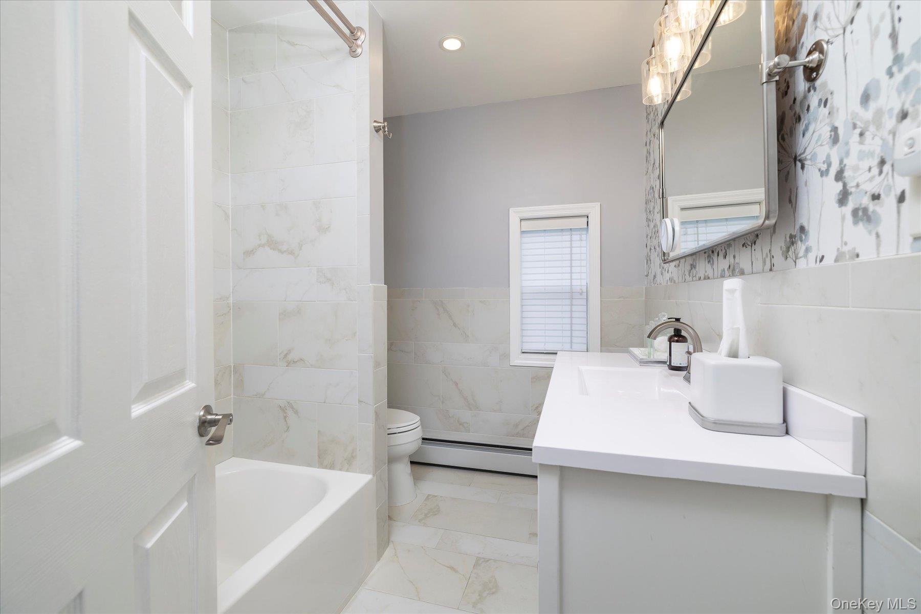 Lynbrook, New York, 11563, United States, 3 Bedrooms Bedrooms, ,2 BathroomsBathrooms,Residential,For Sale,1988362