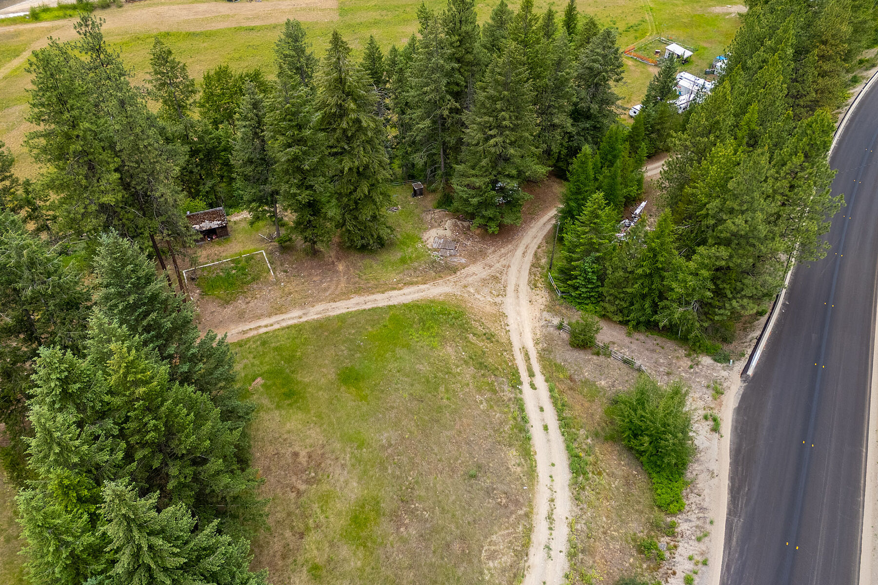  Kettle River Acreage - 物件實景