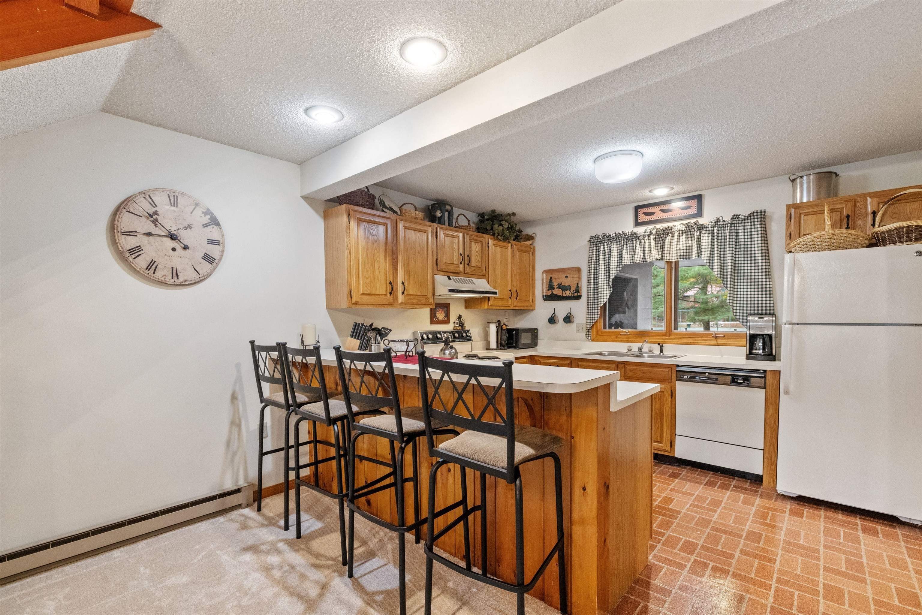 Woodstock, New Hampshire, 03262, United States, 2 Bedrooms Bedrooms, ,3 BathroomsBathrooms,Residential,For Sale,1977442