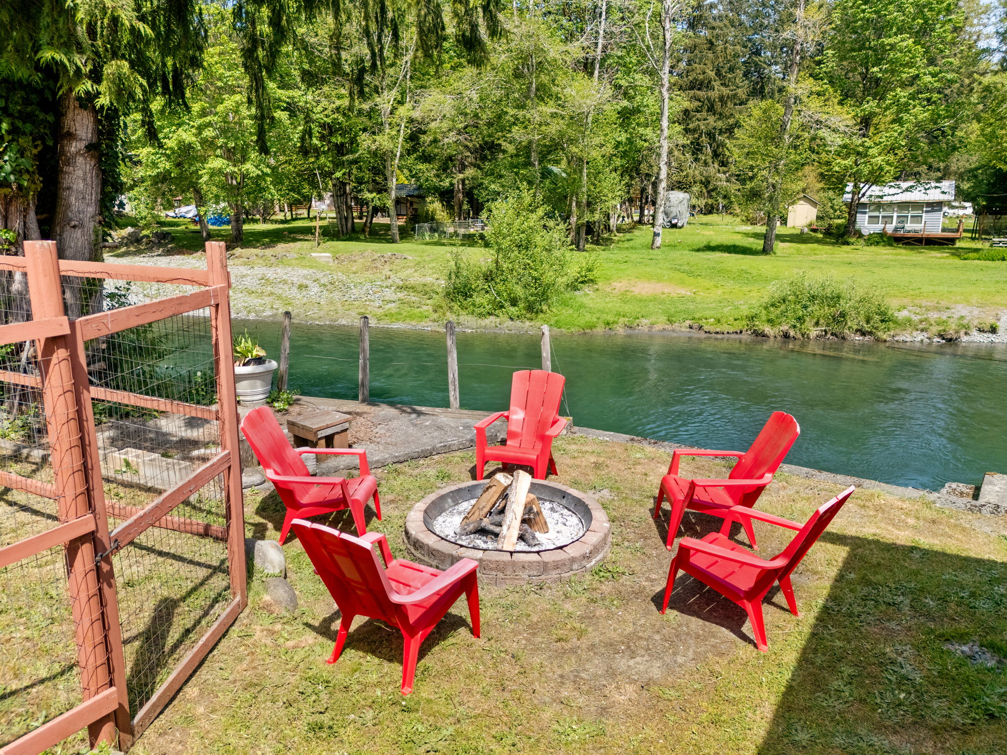  560 Mountain Trail Road, Brinnon, WA 98320 - 物件實景
