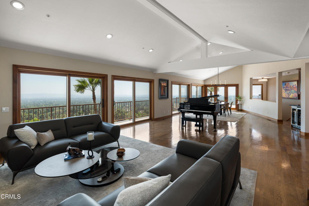 Altadena, California, 91001, United States, 5 Bedrooms Bedrooms, ,6 BathroomsBathrooms,Residential,For Sale,1989048