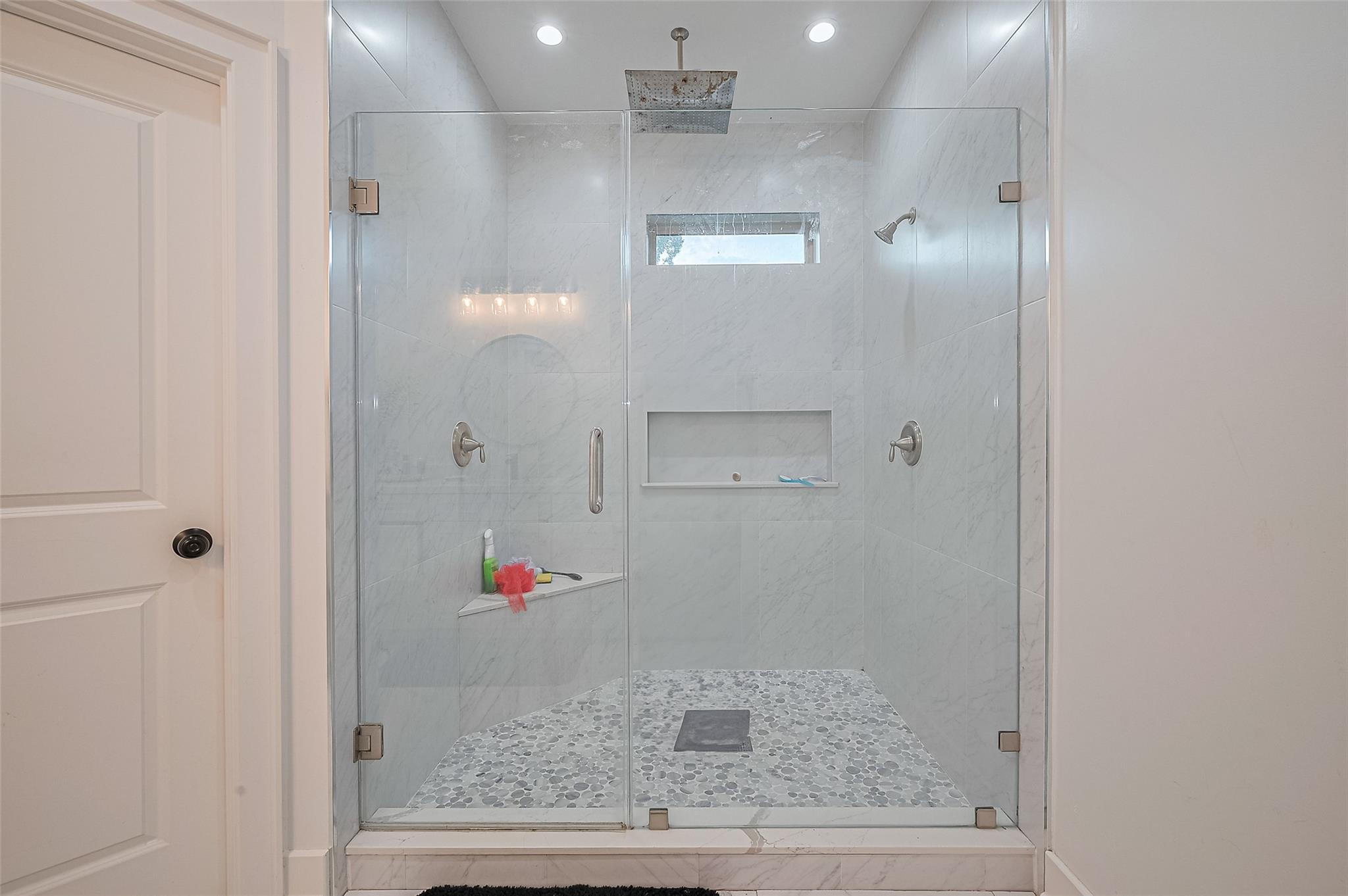 Houston, Texas, 77088, United States, 5 Bedrooms Bedrooms, ,5 BathroomsBathrooms,Residential,For Sale,1974998