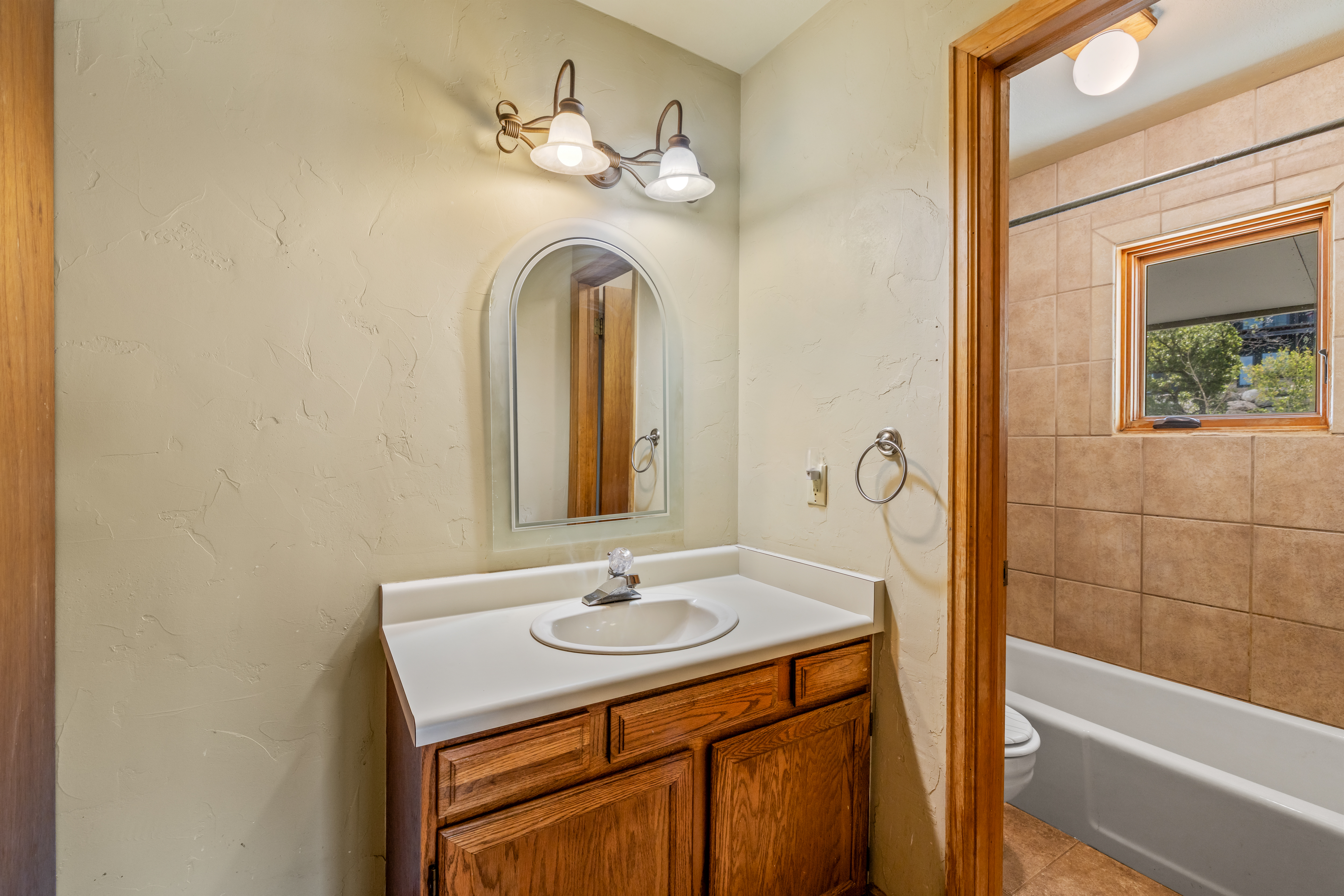  Spacious Columbine Townhome - 物件實景