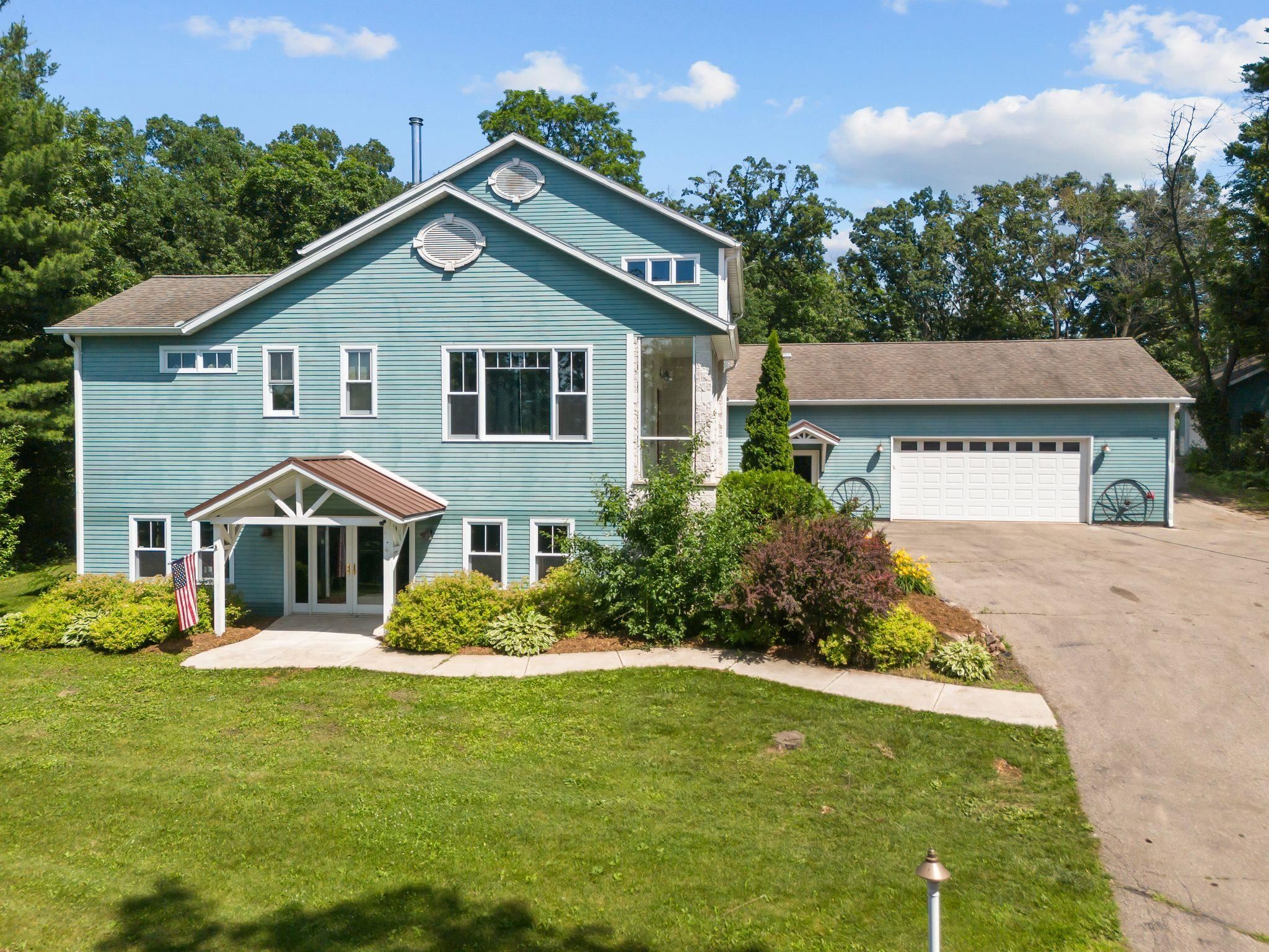 Berlin, Wisconsin, 54923, United States, 5 Bedrooms Bedrooms, ,4 BathroomsBathrooms,Residential,For Sale,1974961