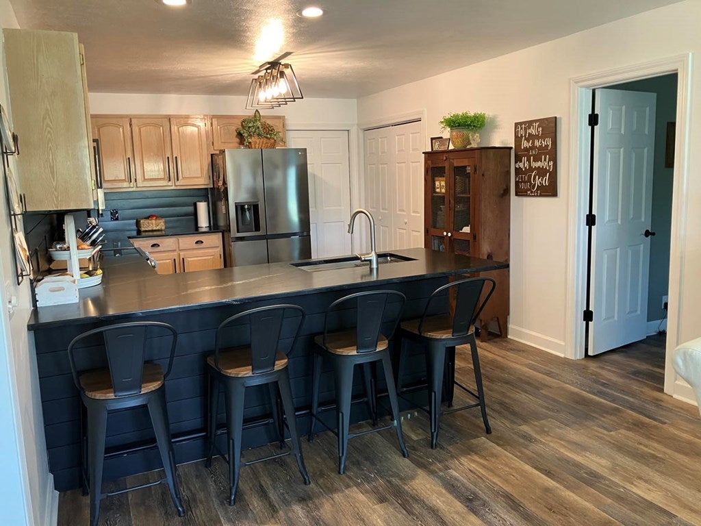 Hiawassee, Georgia, 30546, United States, 3 Bedrooms Bedrooms, ,2 BathroomsBathrooms,Residential,For Sale,1761717
