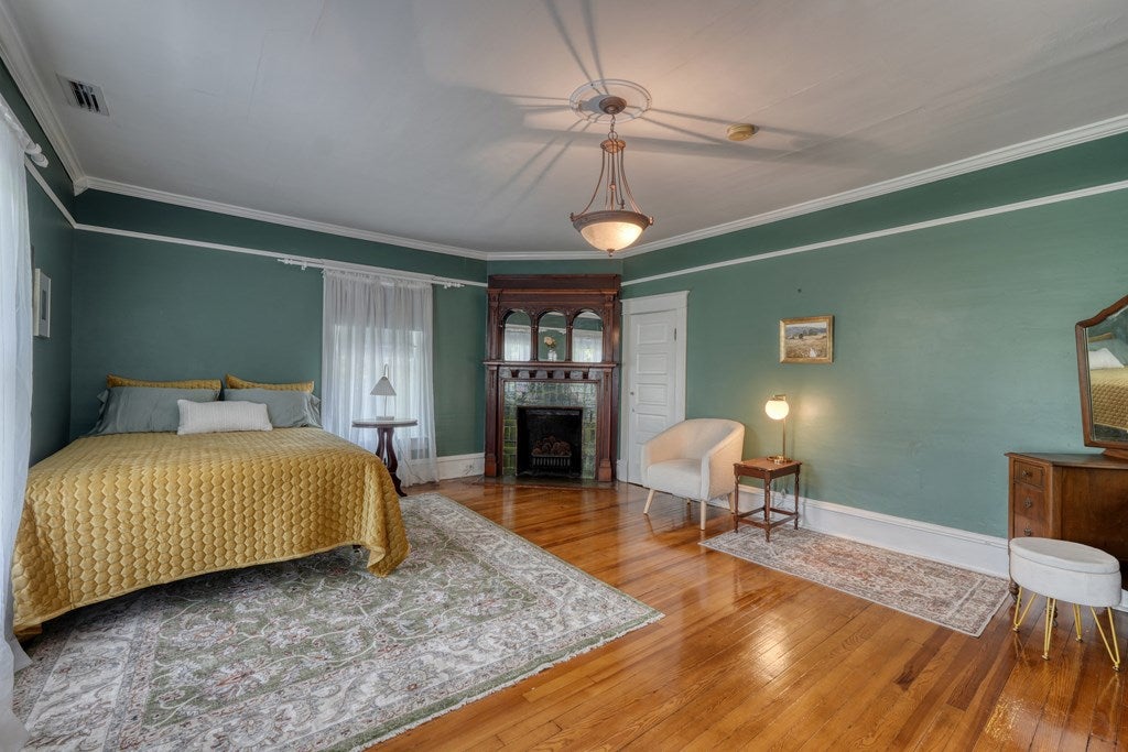 Andrews, North Carolina, 28901, United States, 5 Bedrooms Bedrooms, ,4 BathroomsBathrooms,Residential,For Sale,1912195