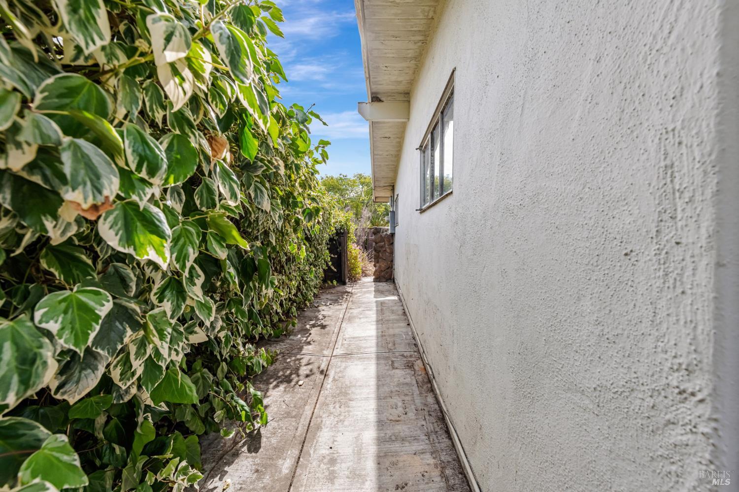 San Rafael, California, 94903, United States, 4 Bedrooms Bedrooms, ,2 BathroomsBathrooms,Residential,For Sale,1939619