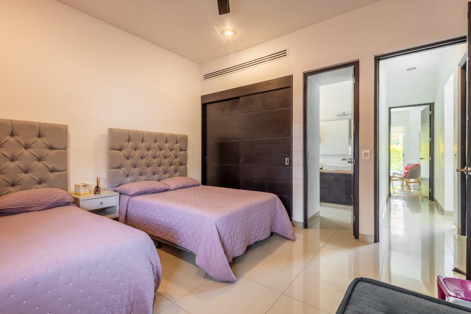 Emiliano Zapata, Morelos, 62765, Mexico, 5 Bedrooms Bedrooms, ,6 BathroomsBathrooms,Residential,For Sale,1965524