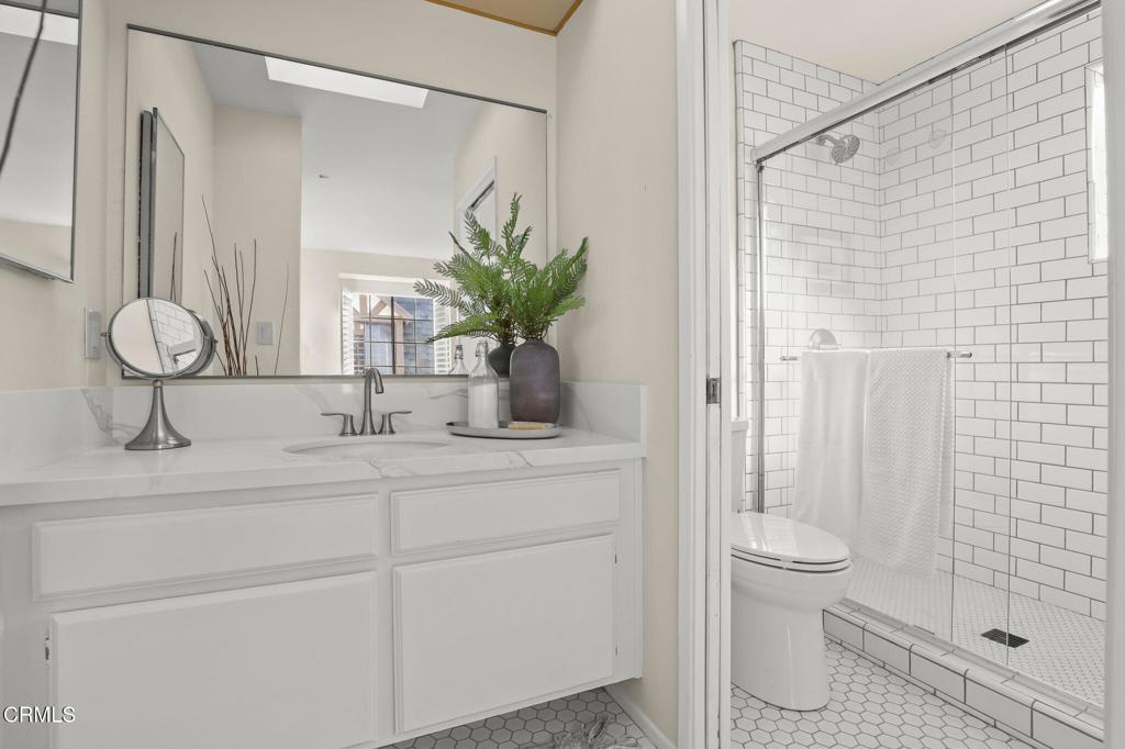 Pasadena, California, 91101, United States, 2 Bedrooms Bedrooms, ,2 BathroomsBathrooms,Residential,For Sale,1989436