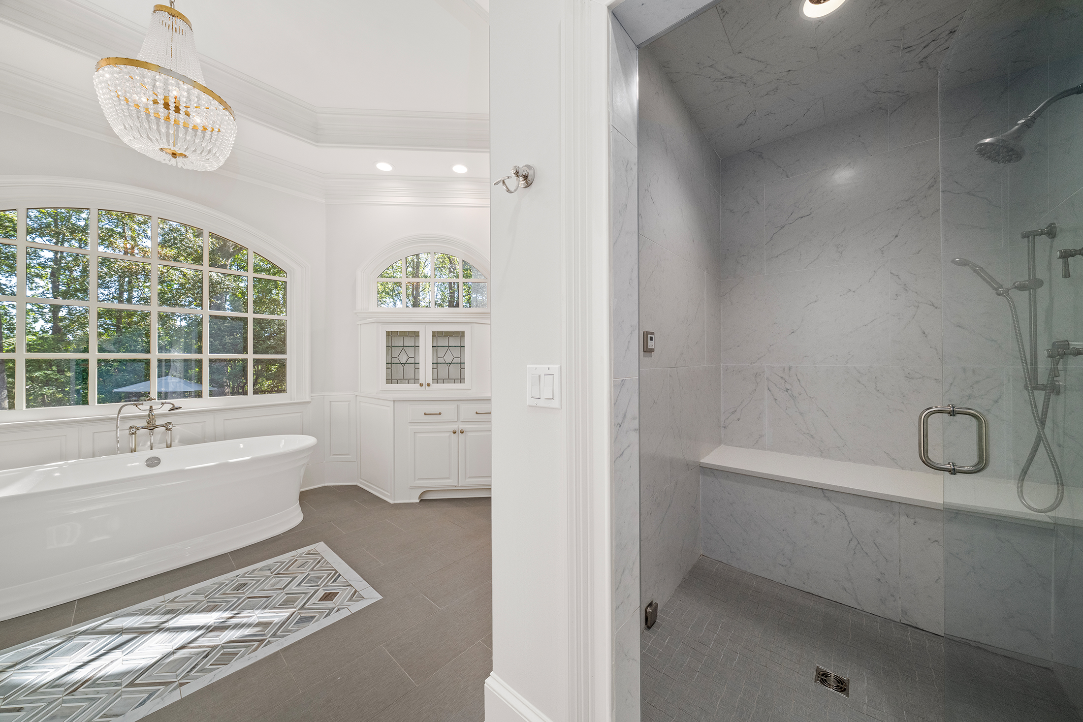  Located Within the Gated Greystone Farms Community in Milton - 物件實景