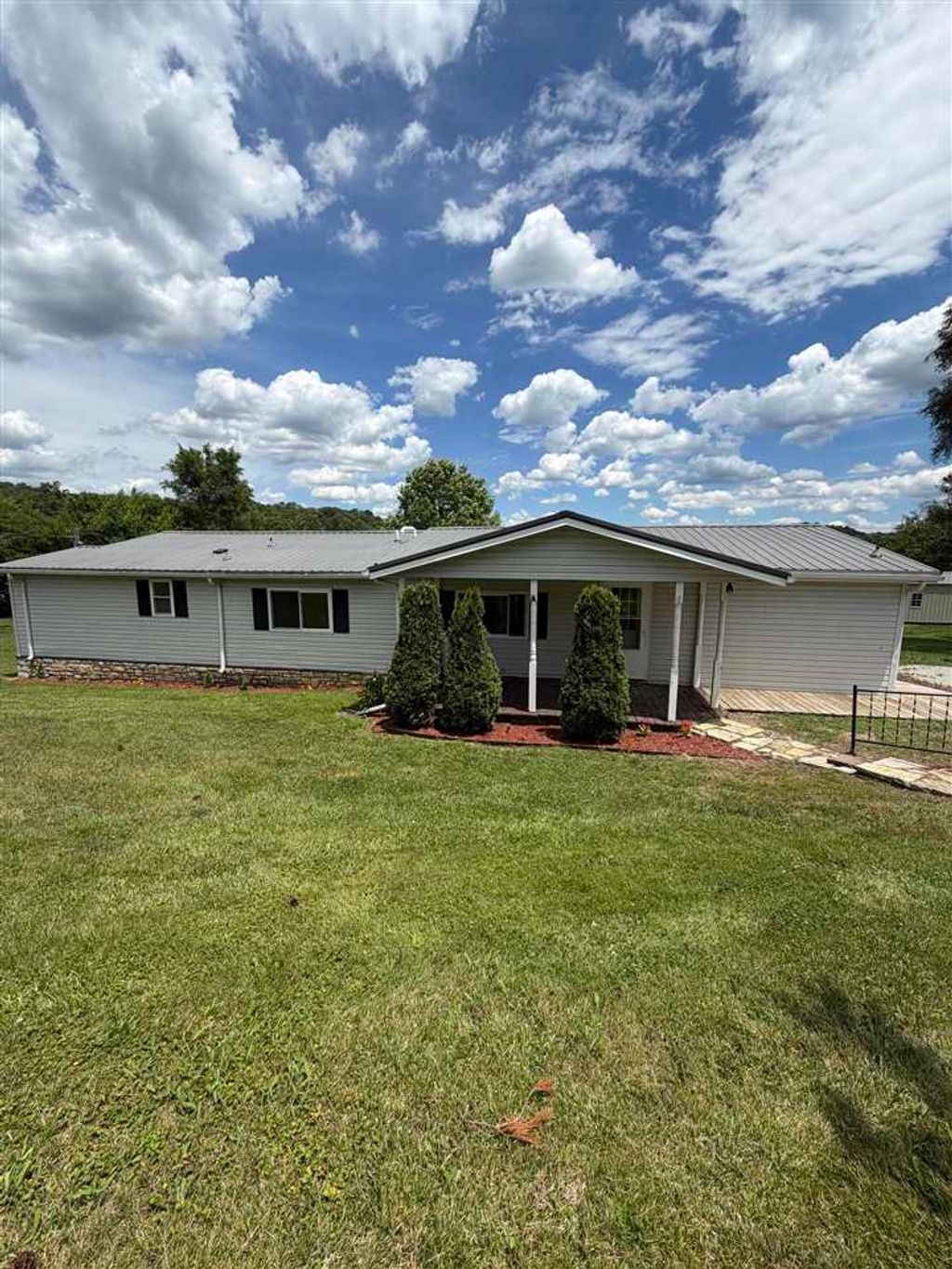 State Road 121 , Laurel, IN 47024