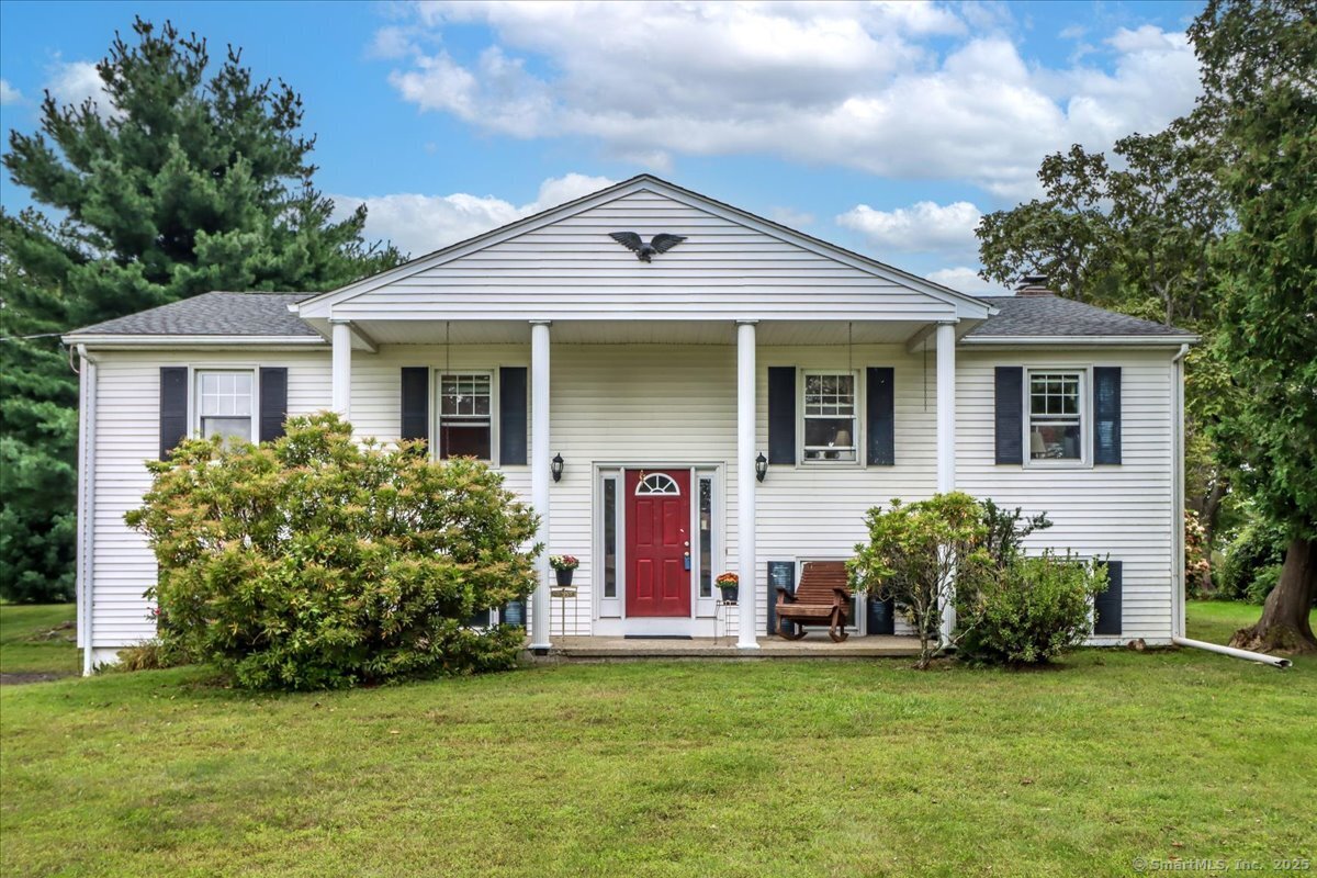 Brookfield, Connecticut, 06804, United States, 3 Bedrooms Bedrooms, ,3 BathroomsBathrooms,Residential,For Sale,1948601