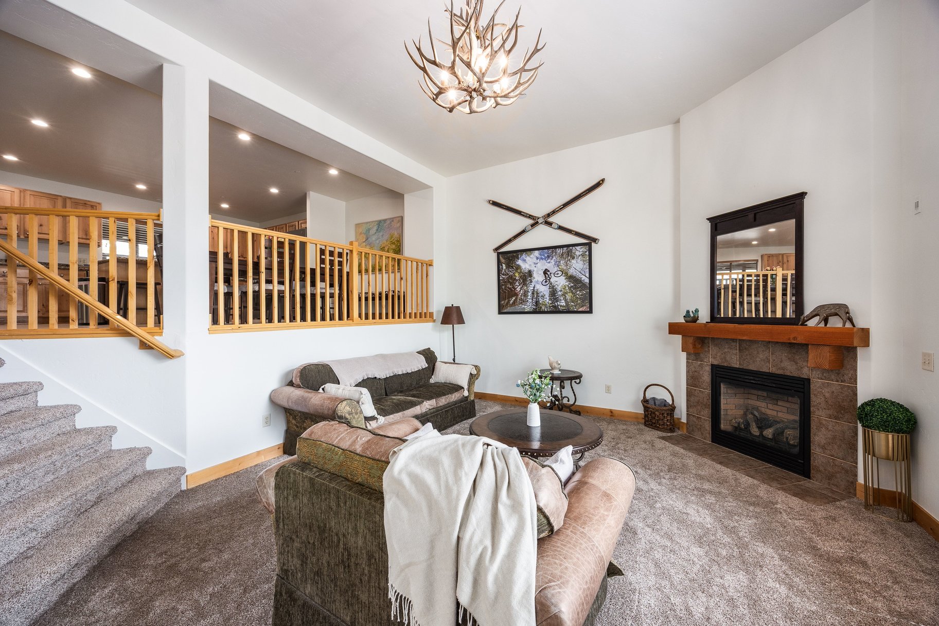  4-bedroom townhome in the Highly Desired Bear Hollow Community - 物件實景