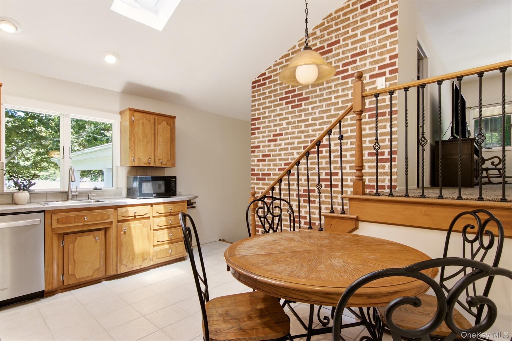  18 Millet Street, Dix Hills, NY, 11746 - 物件實景