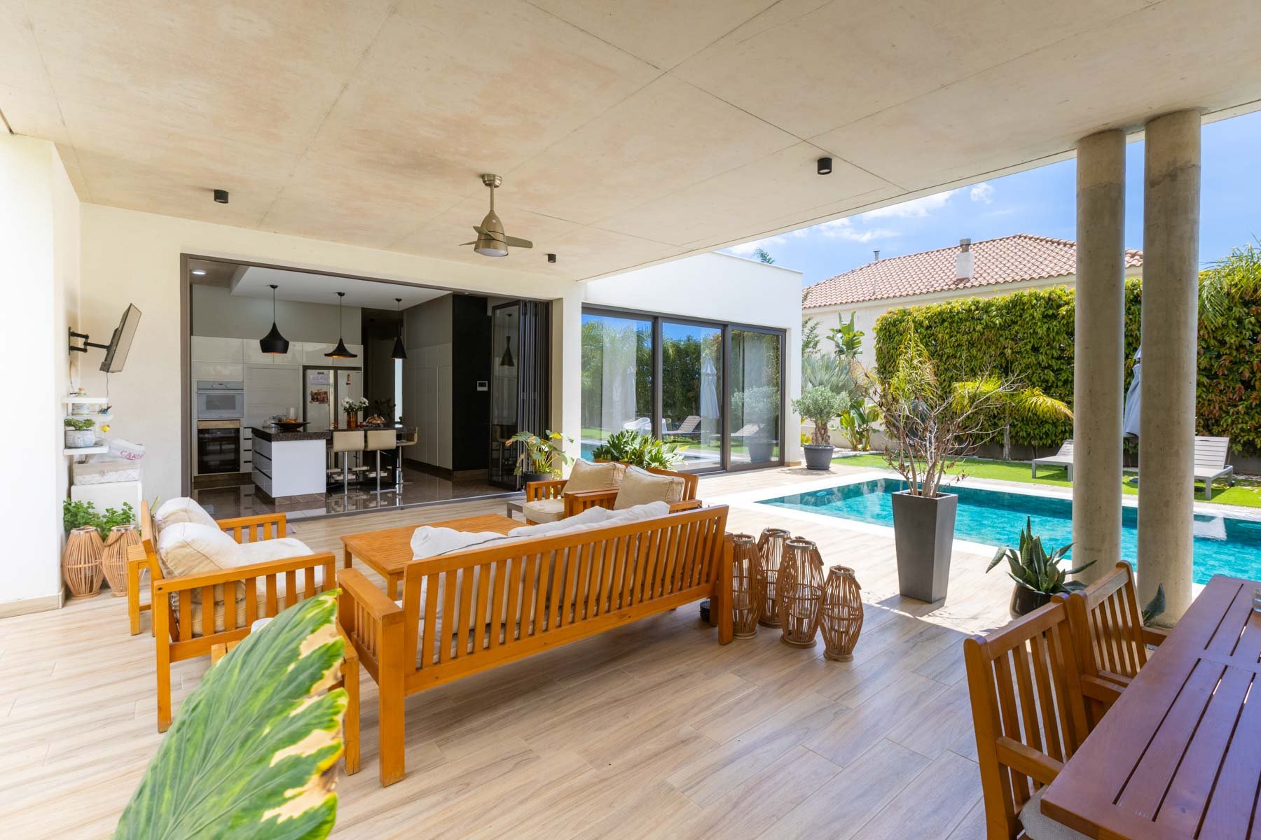  Contemporary 4-Bedroom Villa with Private Pool in Agios Athanasios, Limassol - 物件實景
