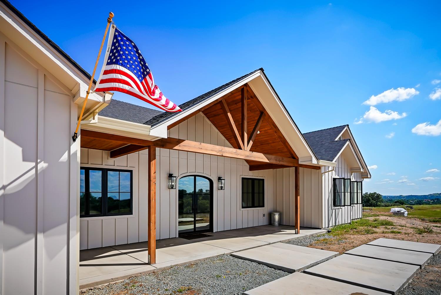 Burson, California, 95225, United States, 4 Bedrooms Bedrooms, ,4 BathroomsBathrooms,Residential,For Sale,2040271