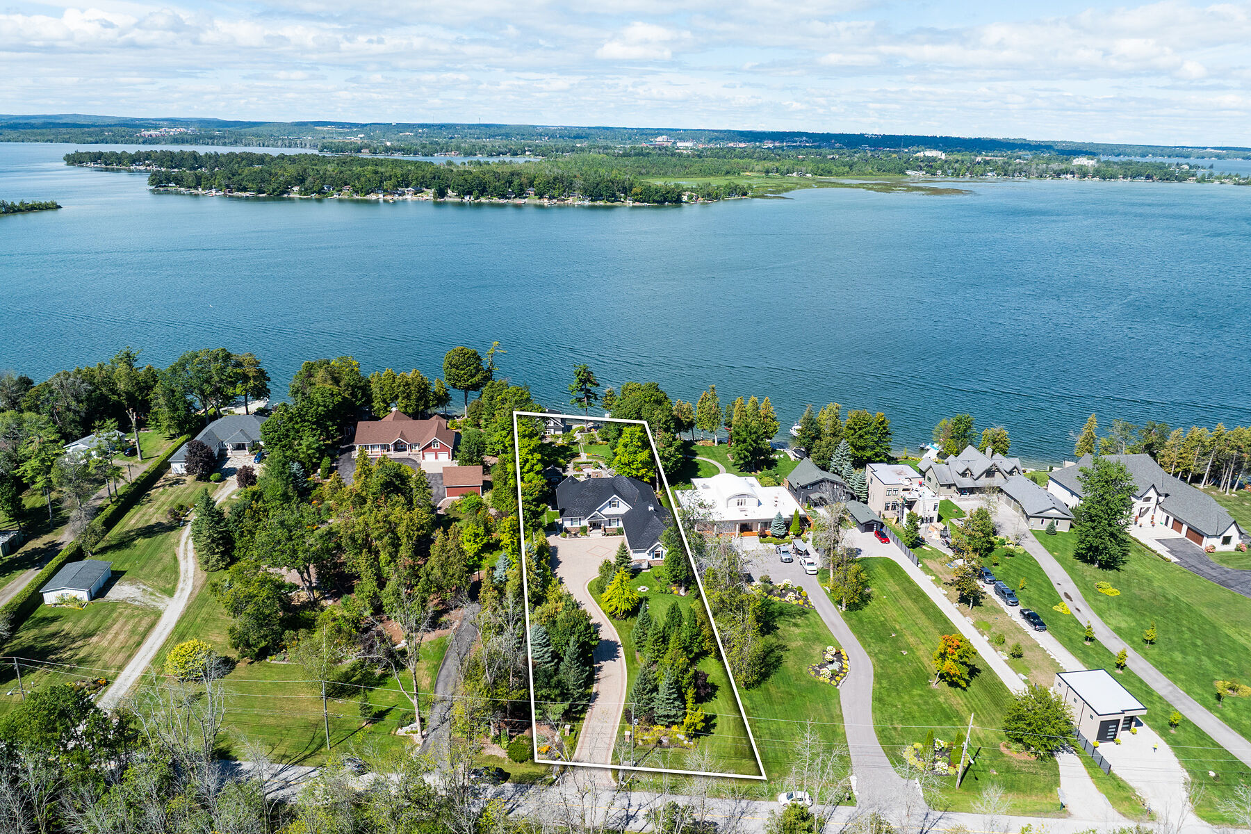  Custom Waterfront Estate - 物件實景
