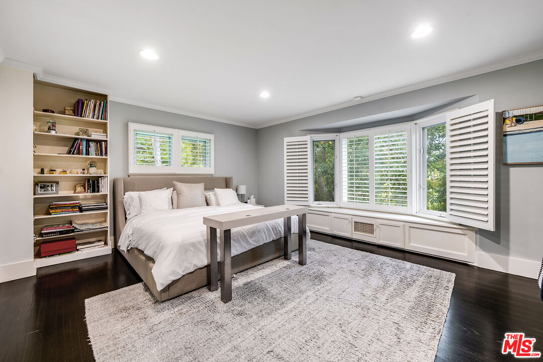 Los Angeles, California, 90077, United States, 5 Bedrooms Bedrooms, ,7 BathroomsBathrooms,Residential,For Sale,1827640
