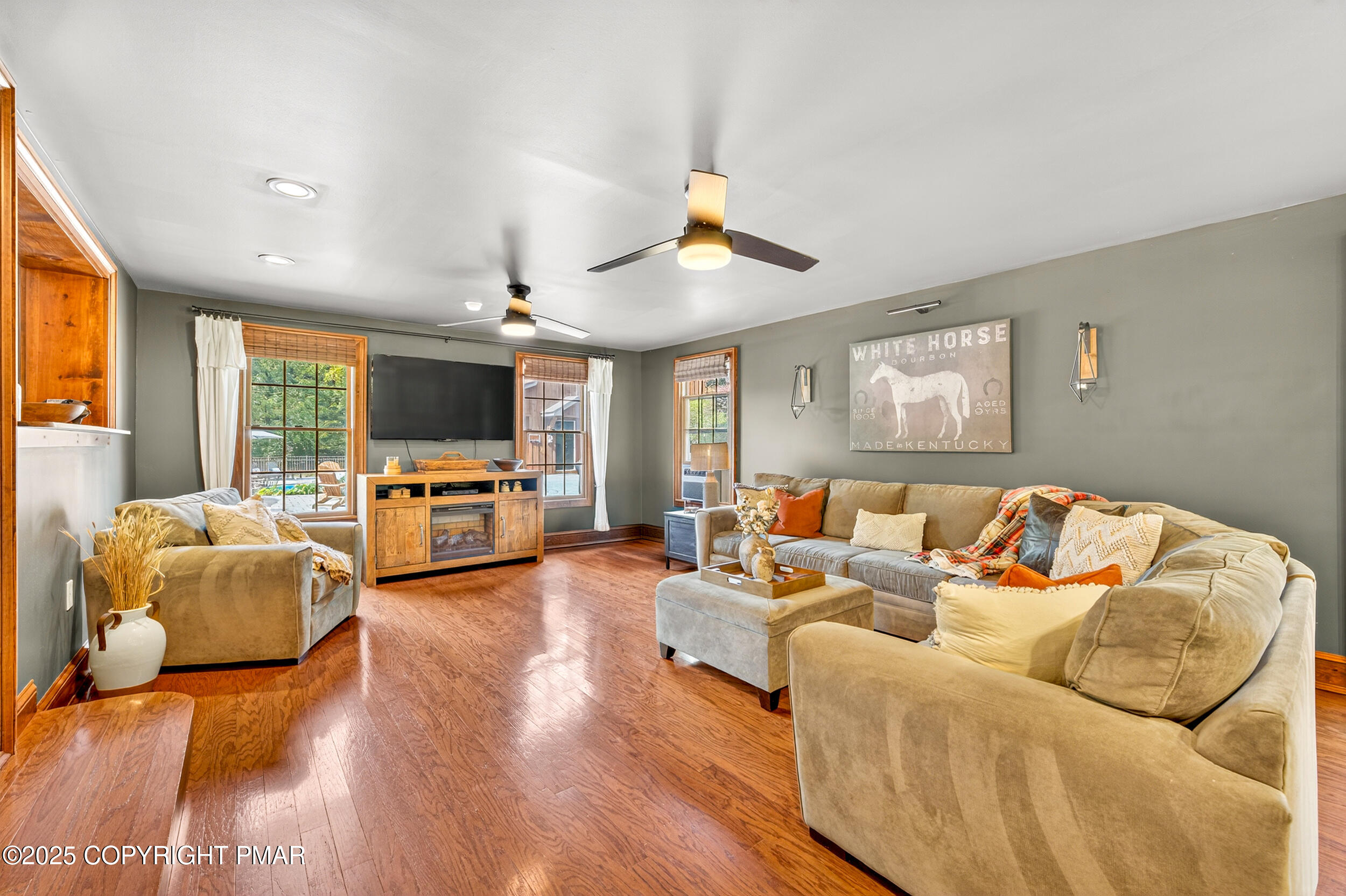 Bangor, Pennsylvania, 18013, United States, 3 Bedrooms Bedrooms, ,2 BathroomsBathrooms,Residential,For Sale,1934603