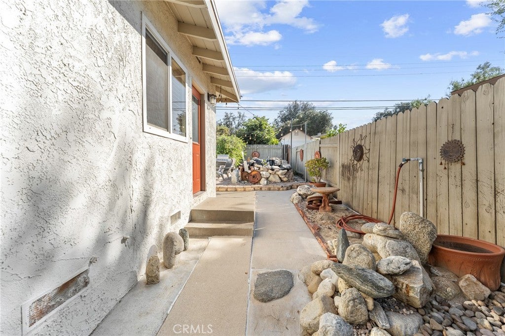 Redlands, California, 92374, United States, 4 Bedrooms Bedrooms, ,2 BathroomsBathrooms,Residential,For Sale,1987095