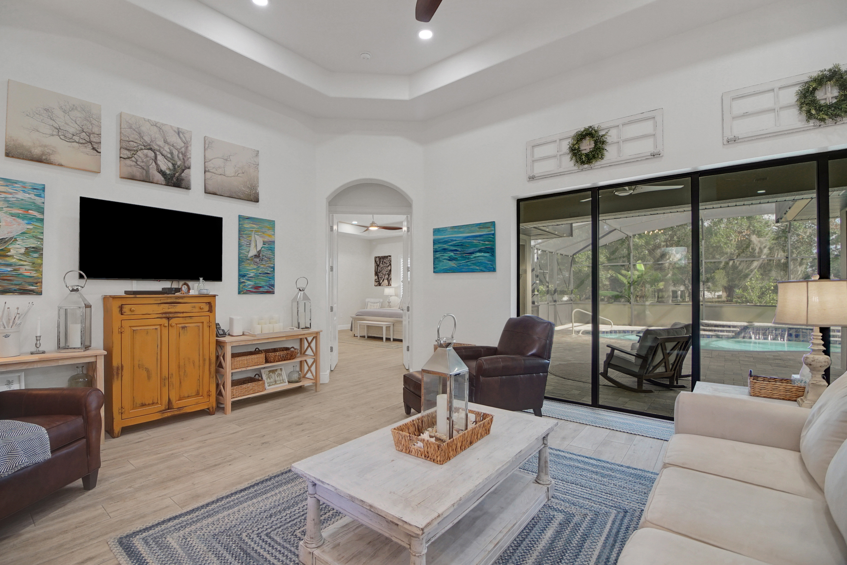 Lady Lake, Florida, 32159, United States, 4 Bedrooms Bedrooms, ,3 BathroomsBathrooms,Residential,For Sale,1922076