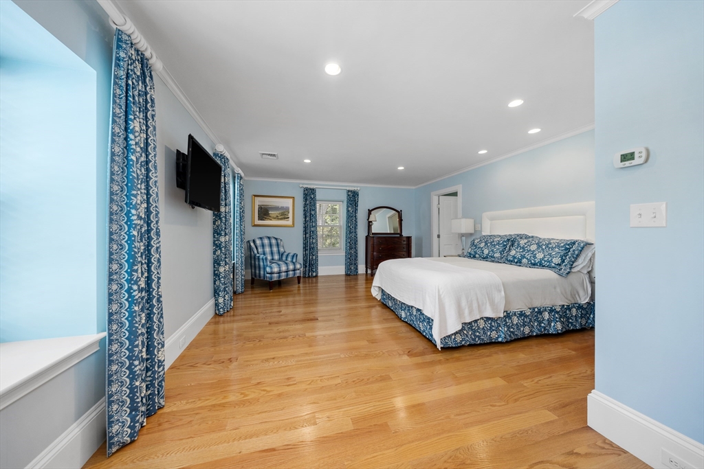 Hingham, Massachusetts, 02043, United States, 5 Bedrooms Bedrooms, ,5 BathroomsBathrooms,Residential,For Sale,1901935