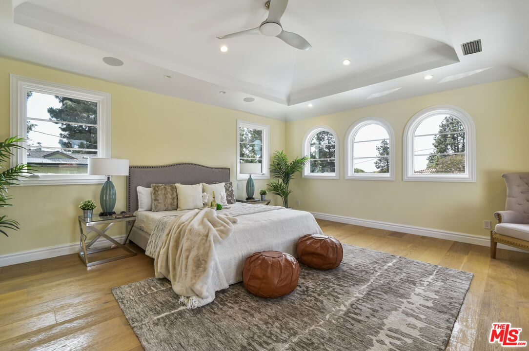 Santa Monica, California, 90402, United States, 5 Bedrooms Bedrooms, ,7 BathroomsBathrooms,Residential,For Sale,1838170