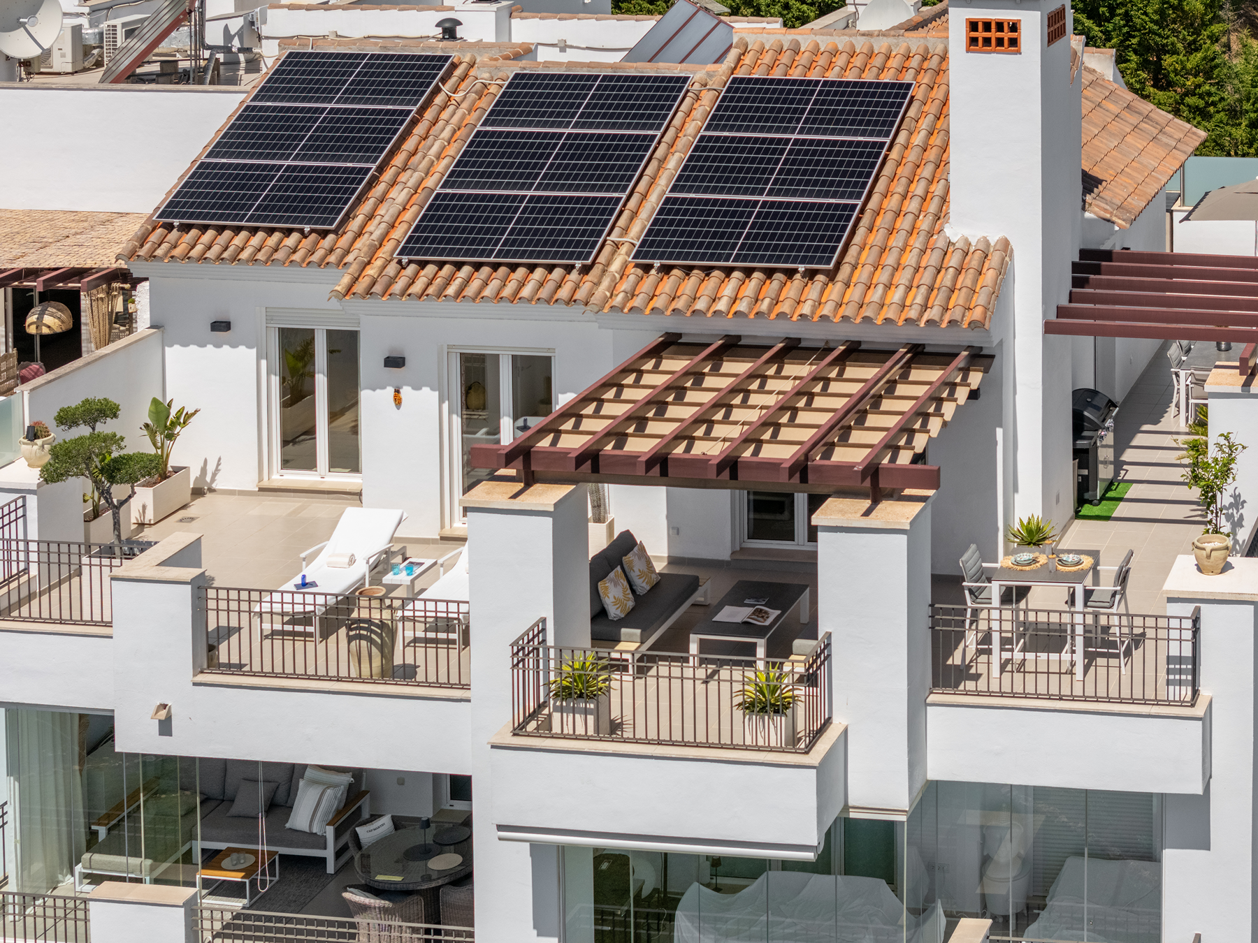  Renovated sea-view penthouse with expansive terrace in La Mairena, Marbella East - 物件實景