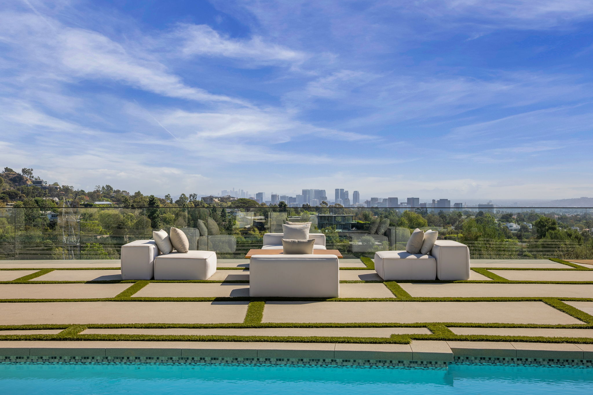  816 Glenmere Way - 物件實景