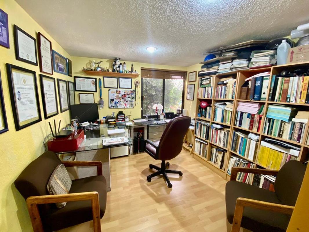 Cda. de Zenzontle, Naucalpan de Juárez, Estado de México, 53297, Mexico, 3 Bedrooms Bedrooms, ,3 BathroomsBathrooms,Residential,For Sale,Cda. de Zenzontle,1621714