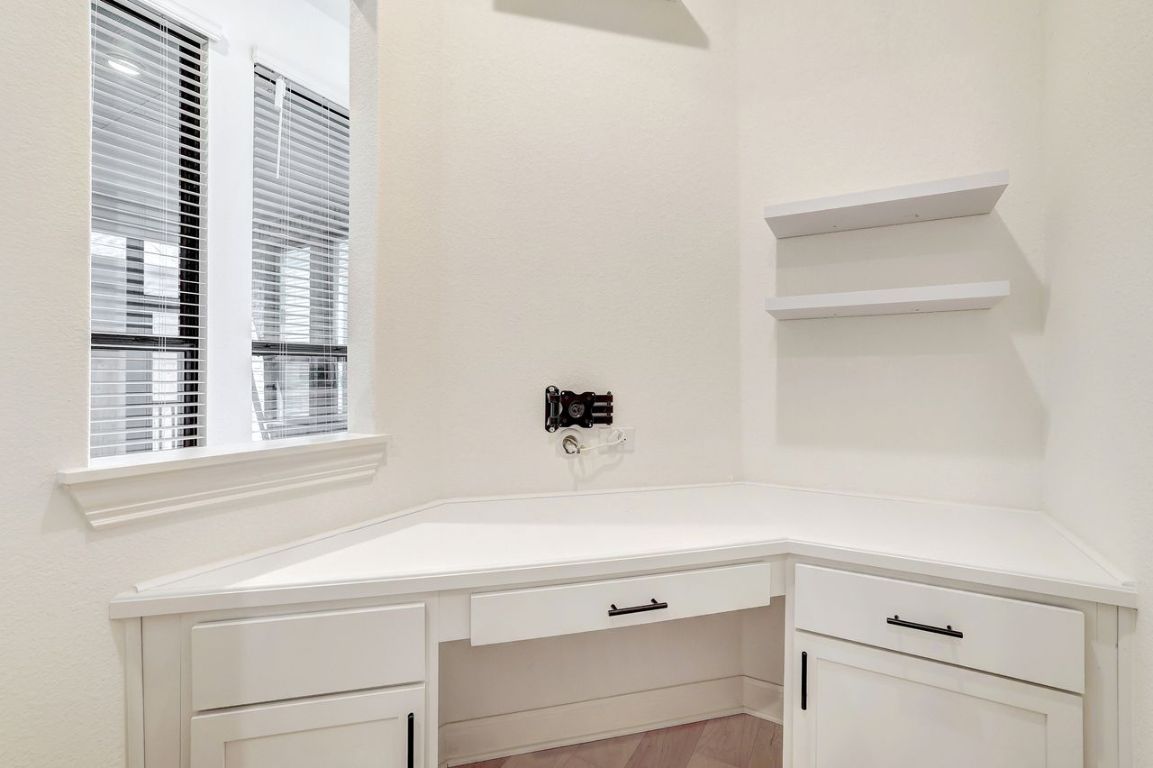 Leander, Texas, 78641, United States, 4 Bedrooms Bedrooms, ,4 BathroomsBathrooms,Residential,For Sale,1933060