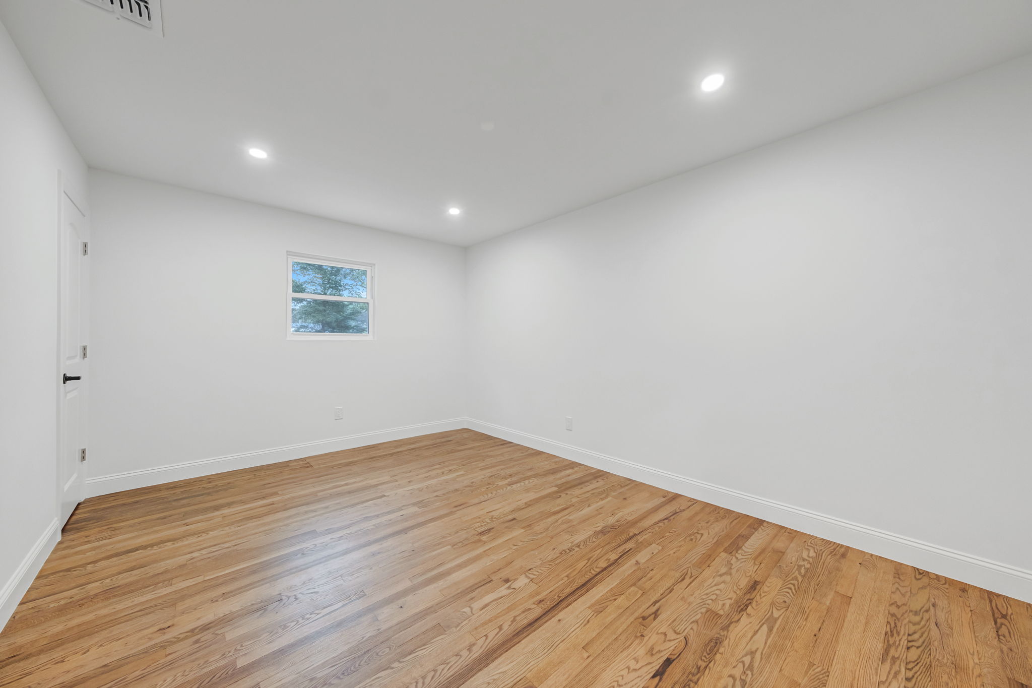 Centereach, New York, 11720, United States, 3 Bedrooms Bedrooms, ,3 BathroomsBathrooms,Residential,For Sale,1851254