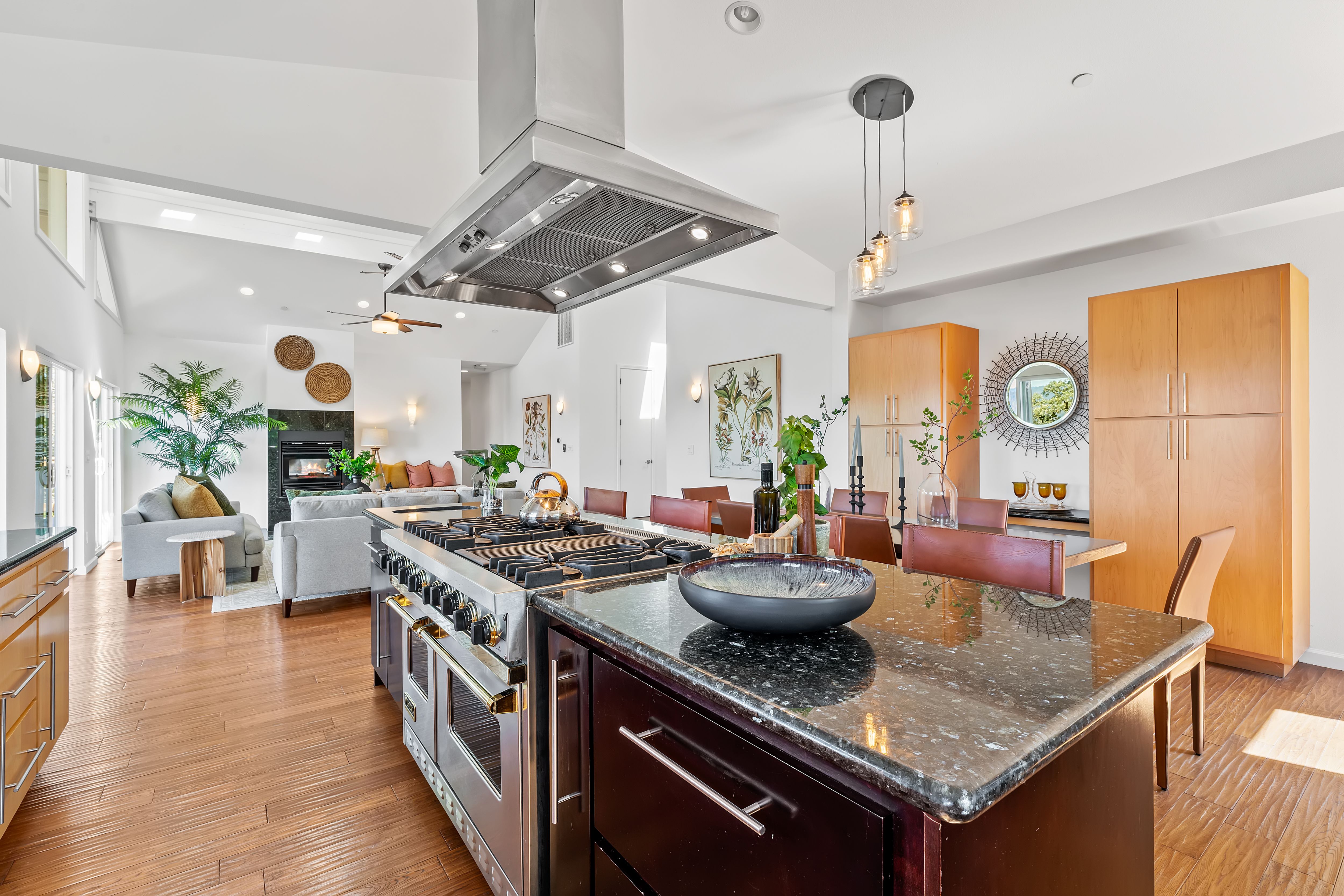  Exceptional Estate Perched On Over 11± Private Acres - 物件實景