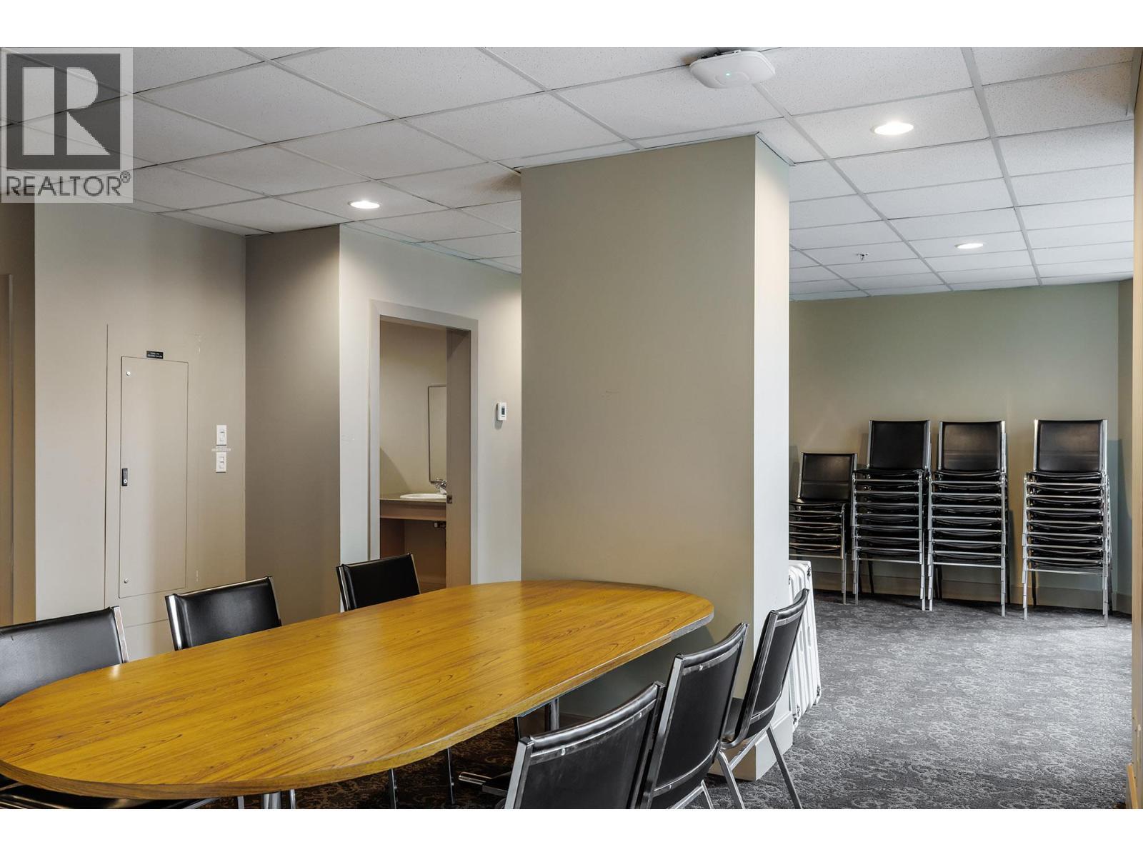 KELOWNA, British Columbia, V1Y 9W1, CA, 2 Bedrooms Bedrooms, ,2 BathroomsBathrooms,Residential,For Sale,1961456